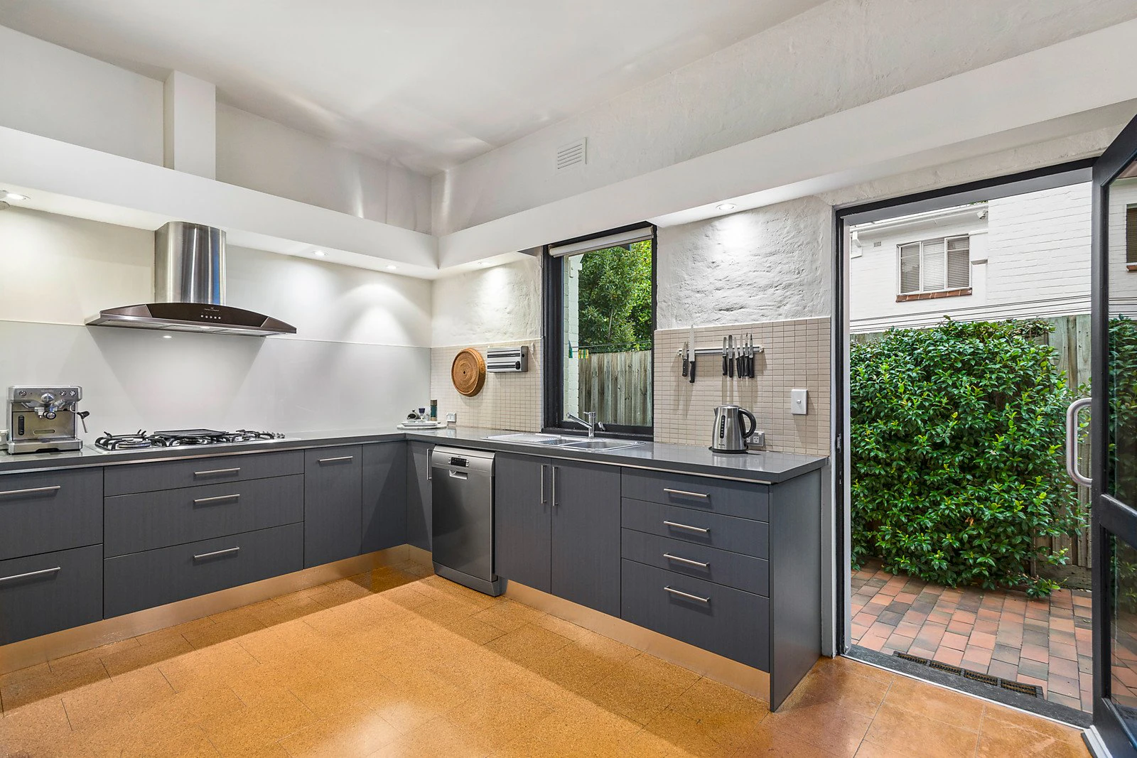 25 Woodside Crescent, Toorak, VIC