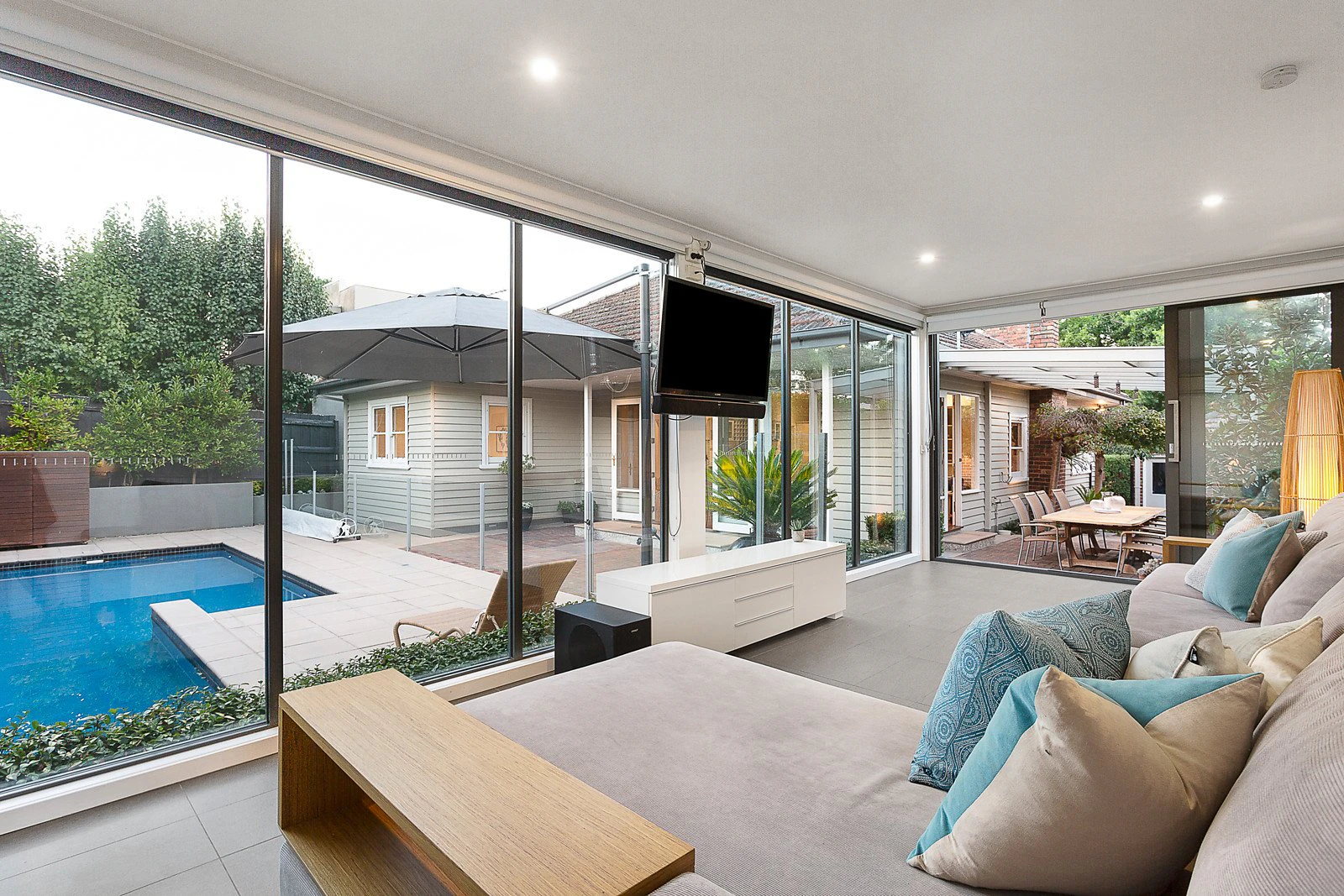 16 Cloverdale Road, Glen Iris, VIC