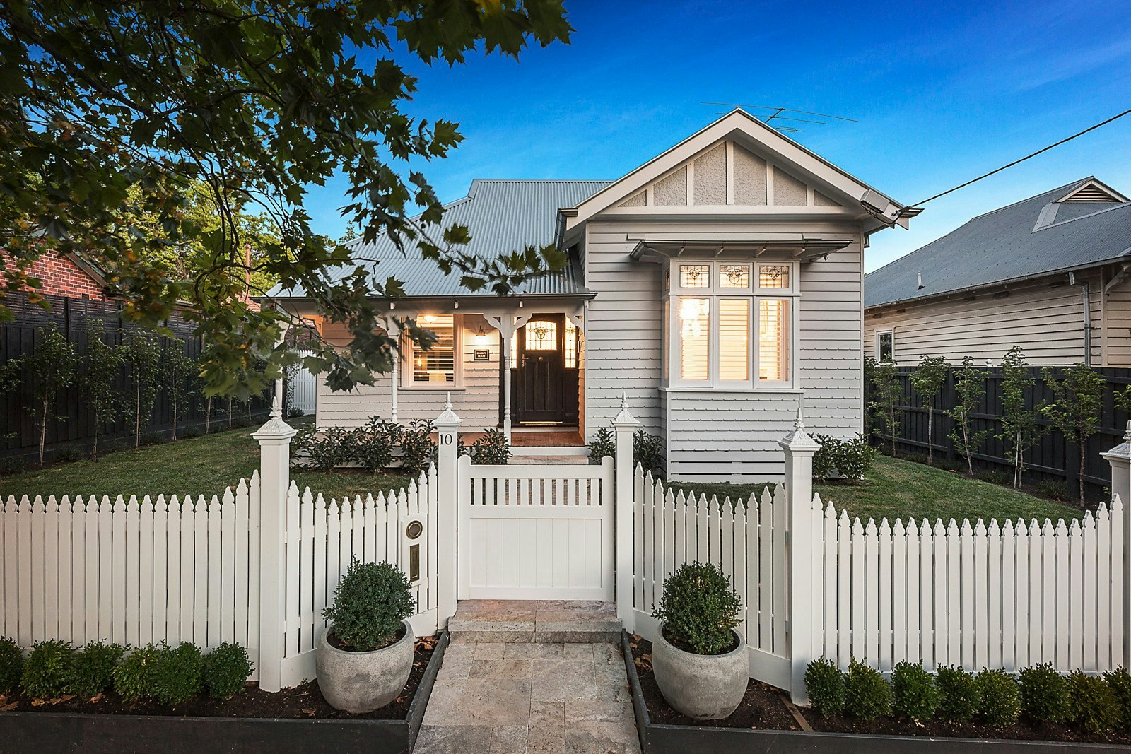 10 Chatham Road, Canterbury, VIC