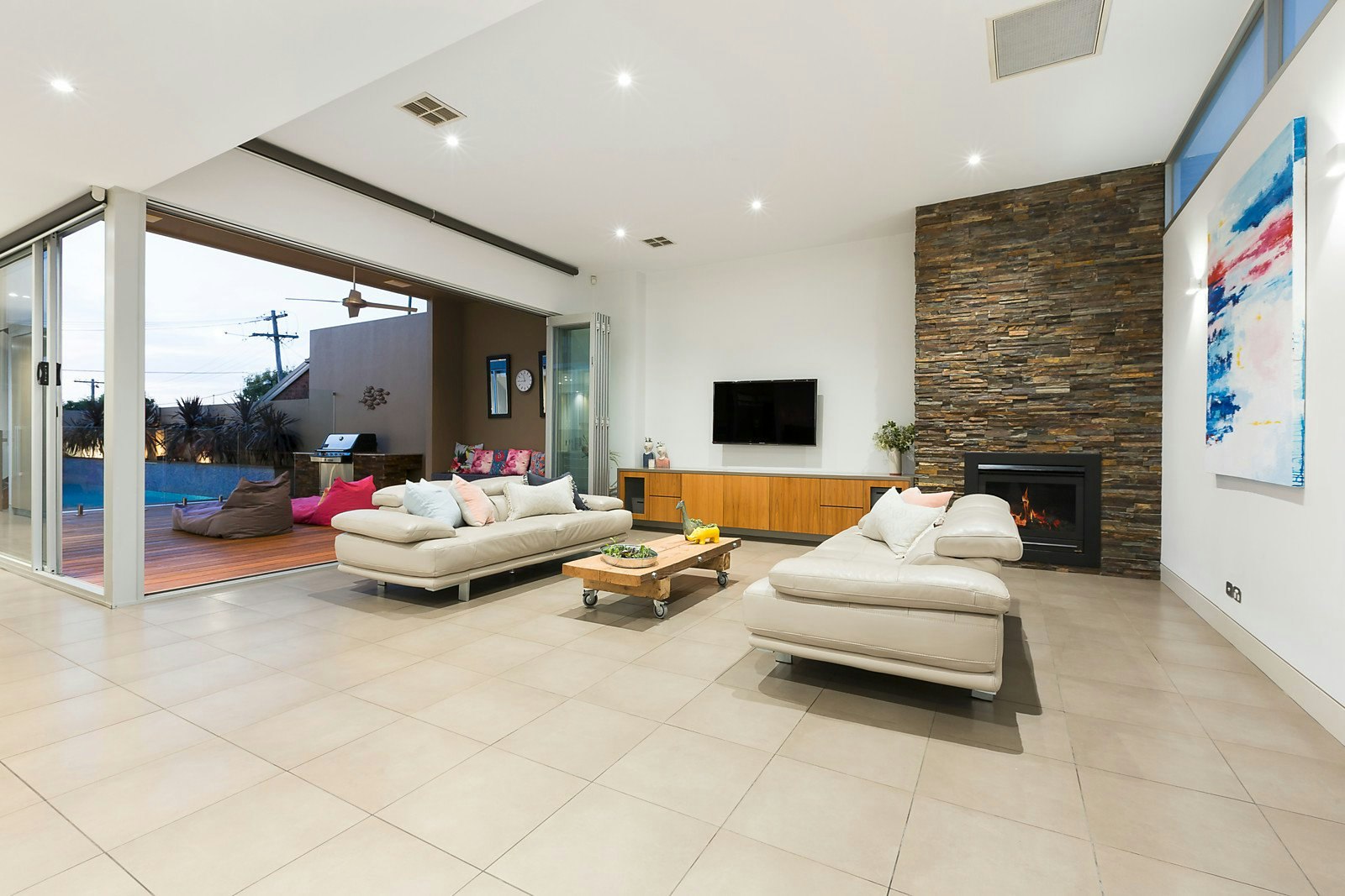 27a Irymple Avenue, Glen Iris, VIC