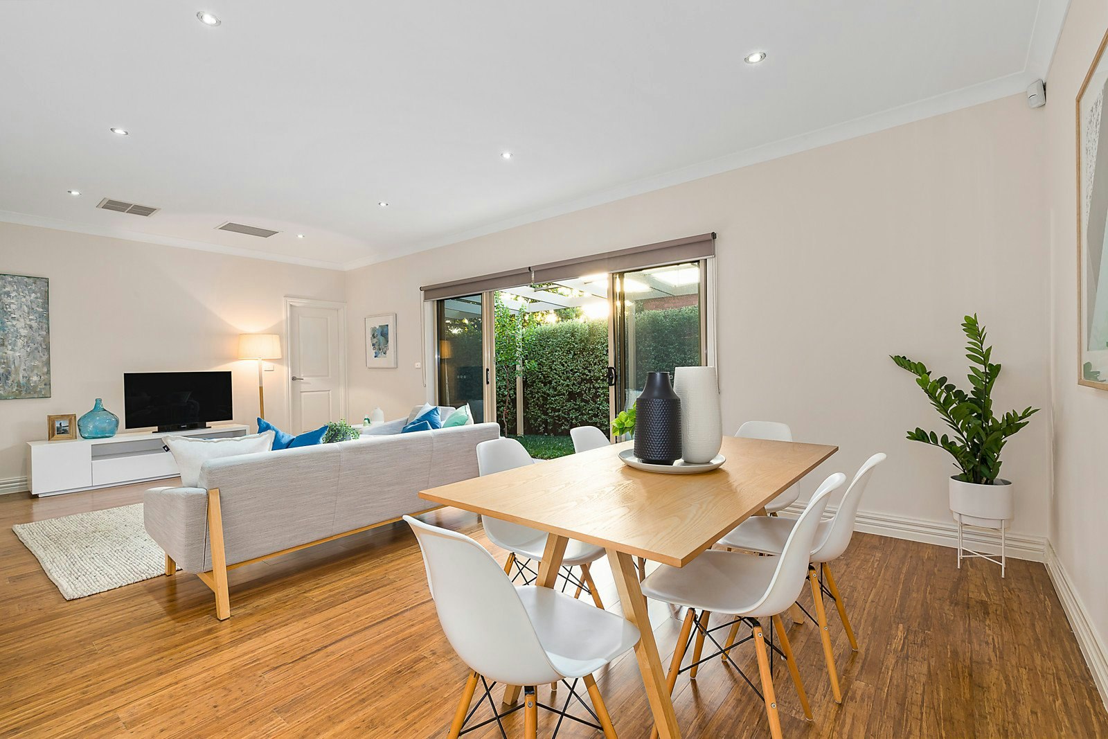 2/1 Duncan Street, Box Hill South, VIC