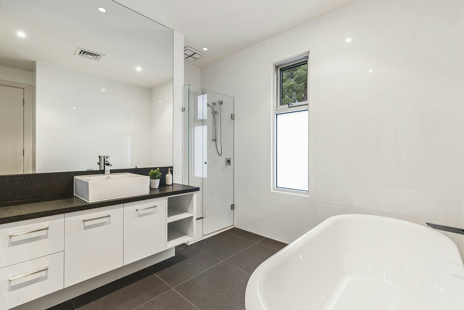 47 Linacre Road, Hampton, VIC