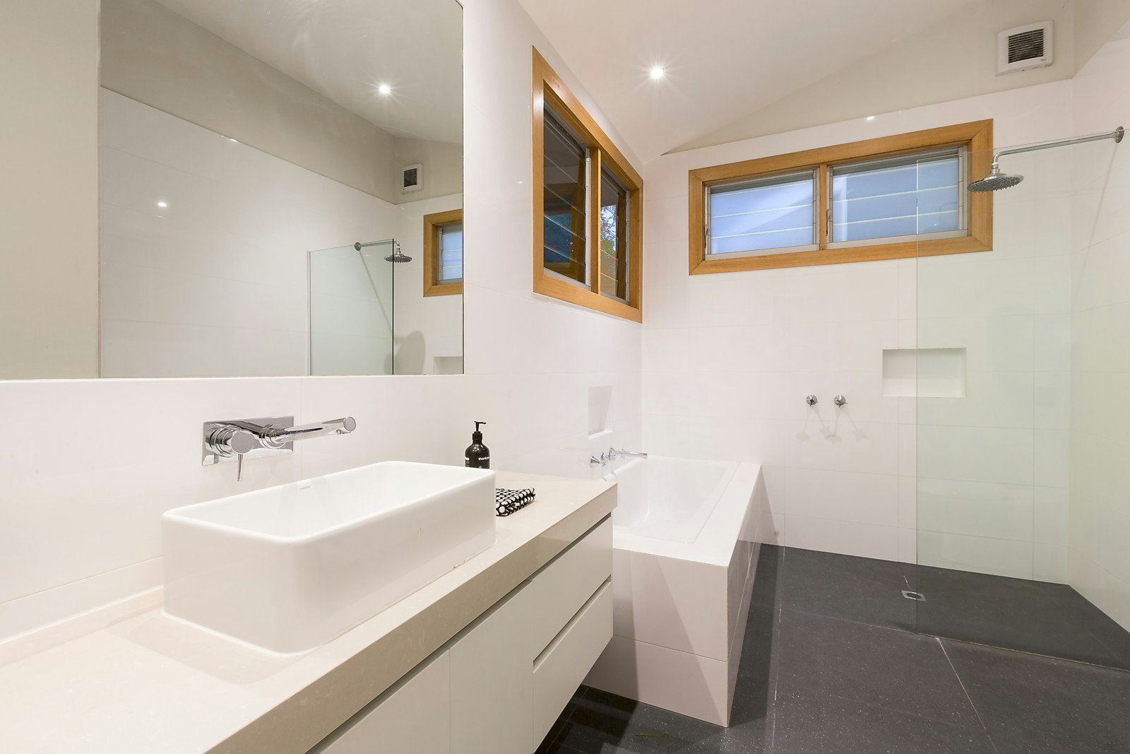 8 Hastings Street, Hampton, VIC