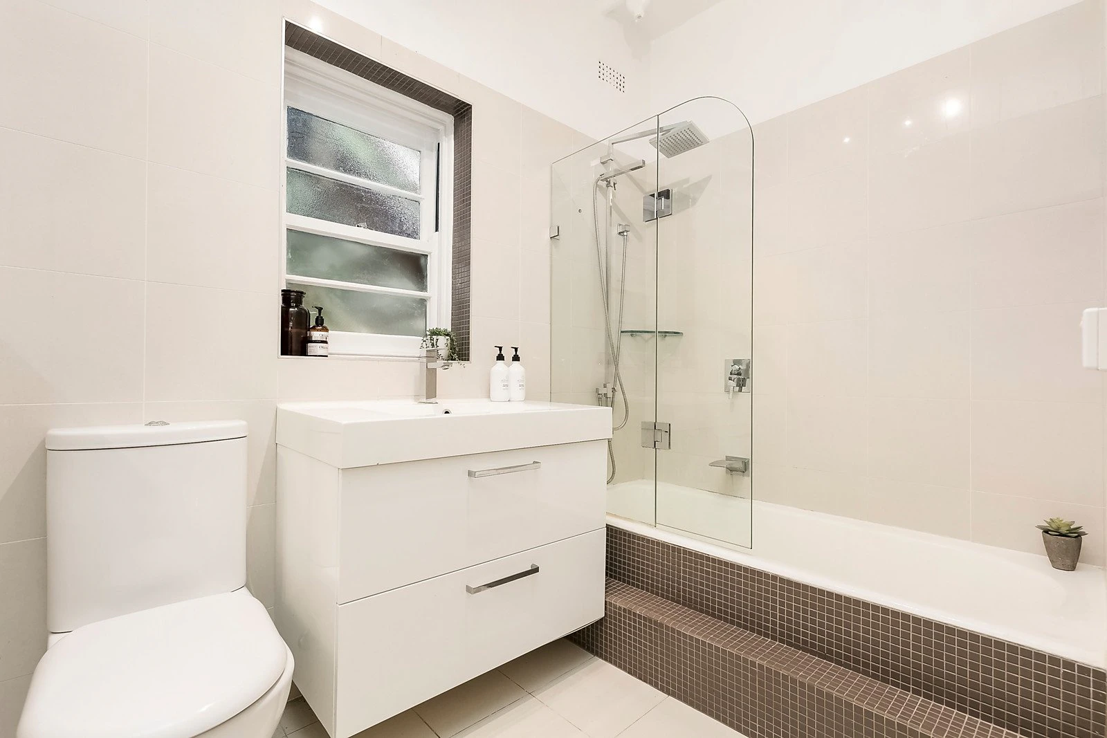 1/4 Southey Court, Elwood, VIC