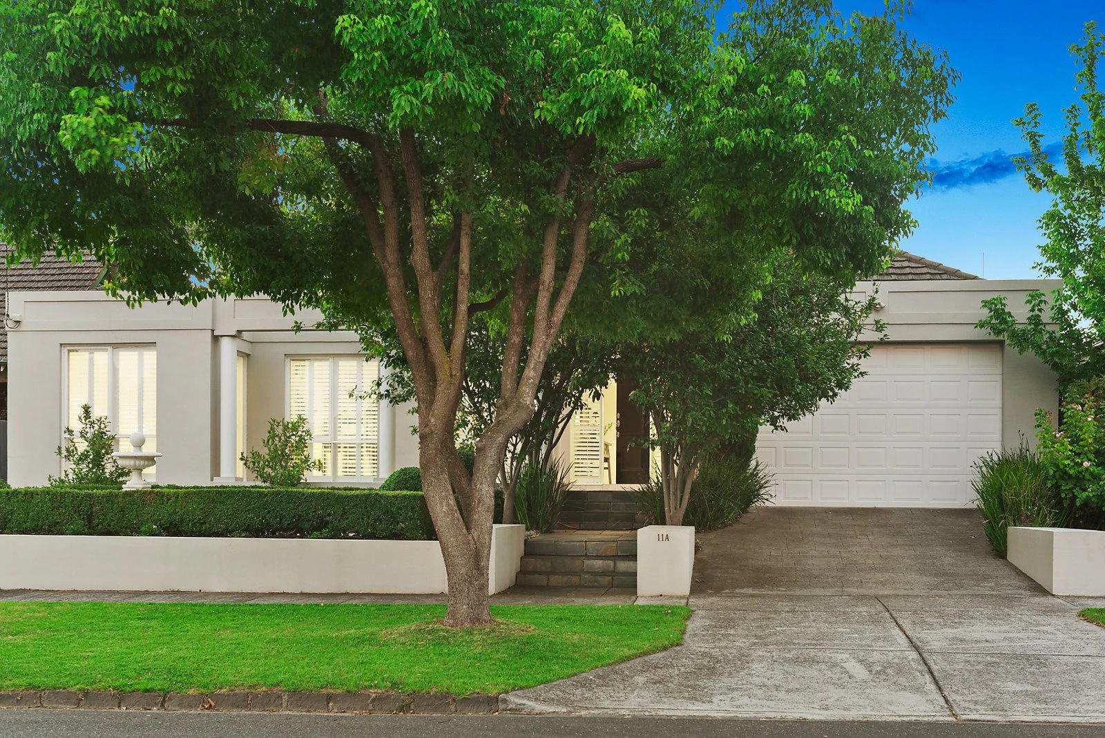 11A Rostrevor Parade, Mont Albert, VIC