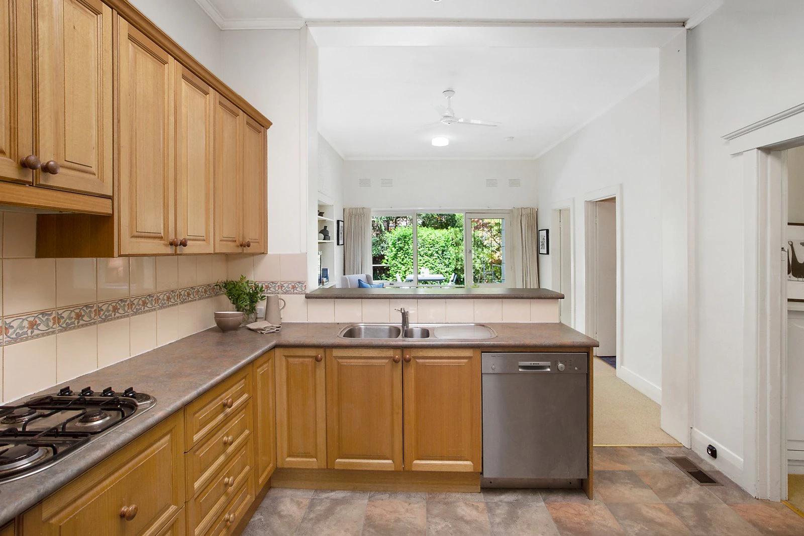 21 Bourne Road, Glen Iris, VIC