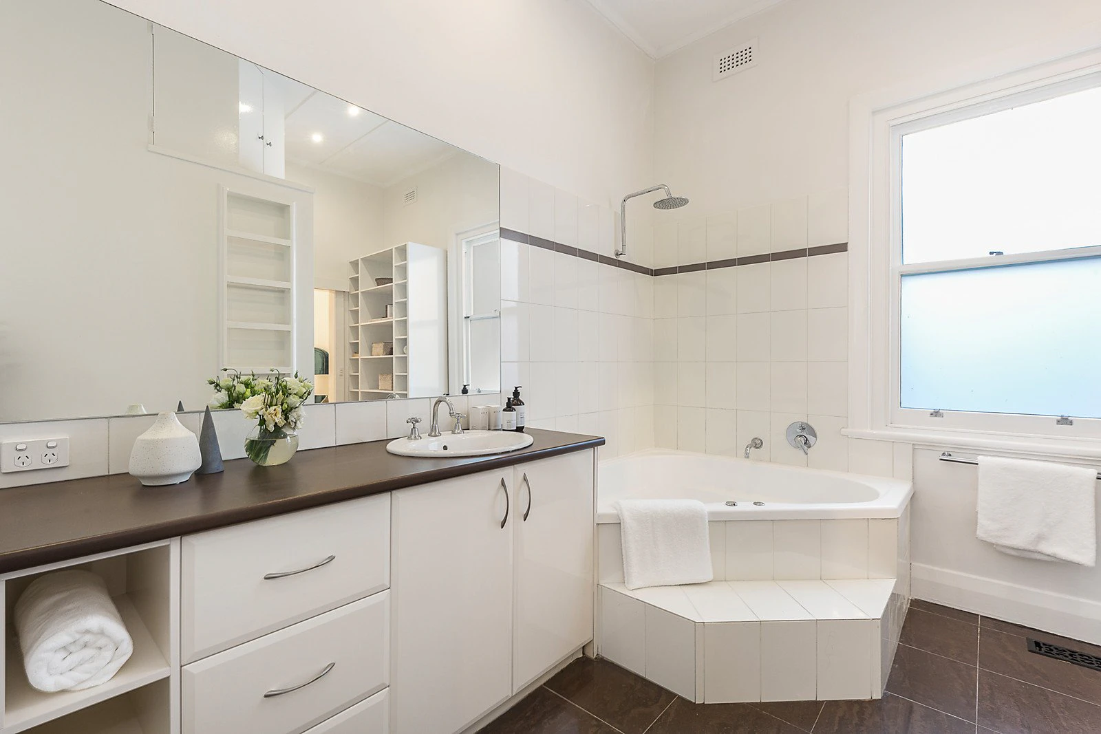 4 Victor Road, Glen Iris, VIC