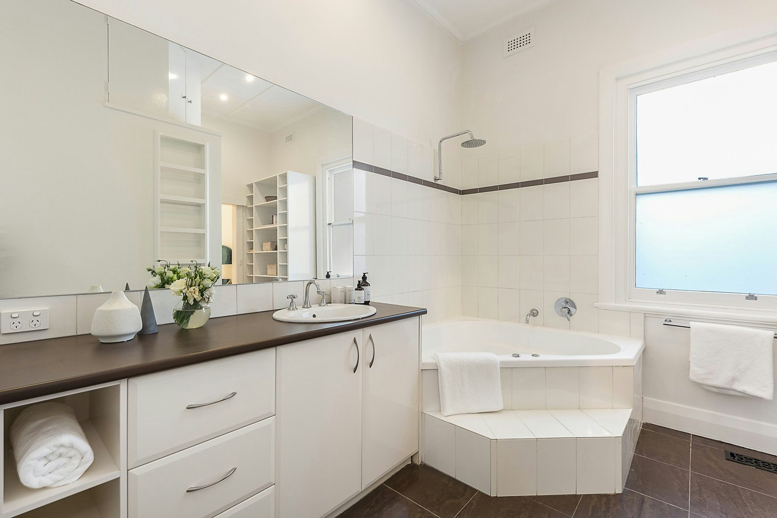 4 Victor Road, Glen Iris, VIC