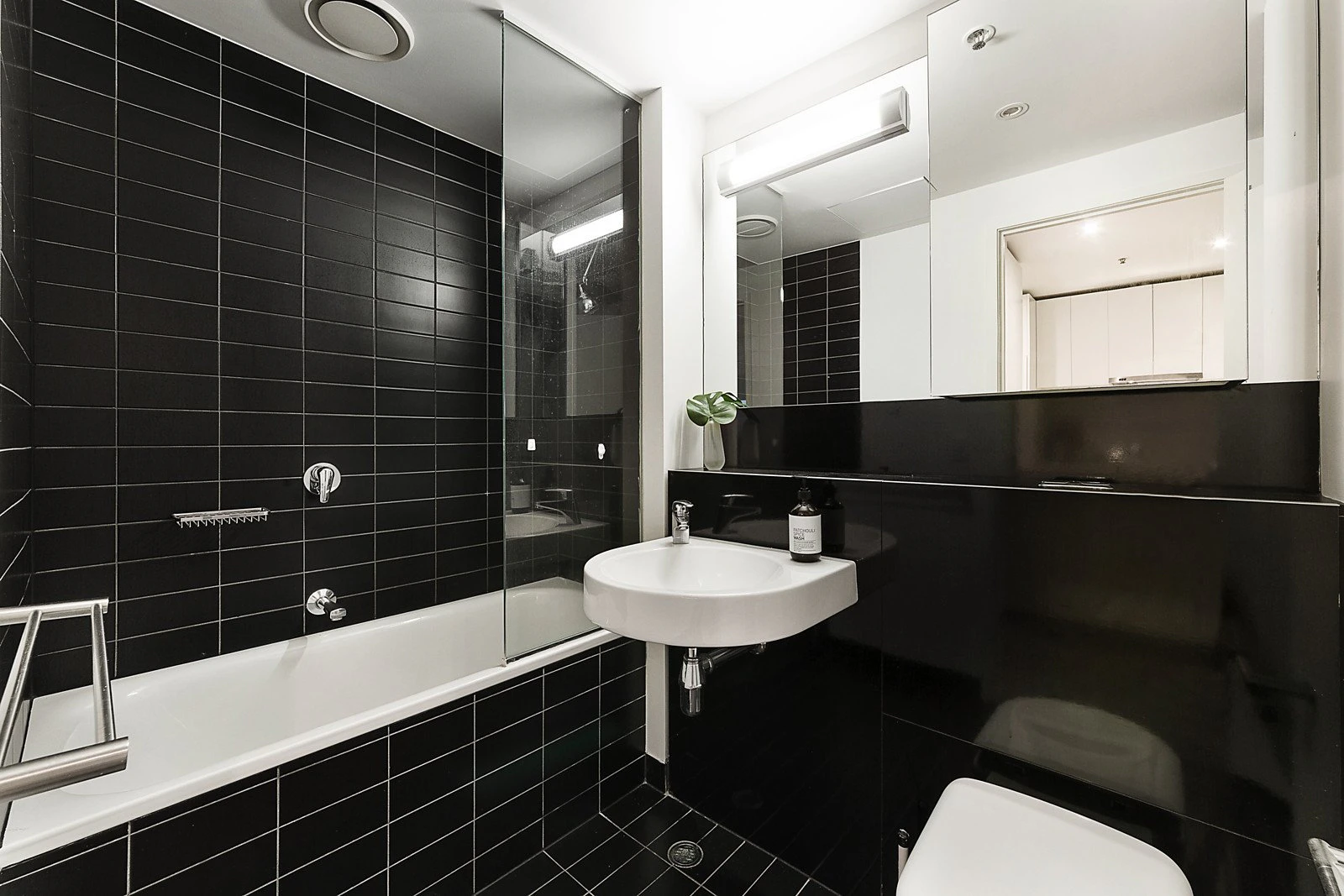 1805/620 Collins Street, Melbourne, VIC
