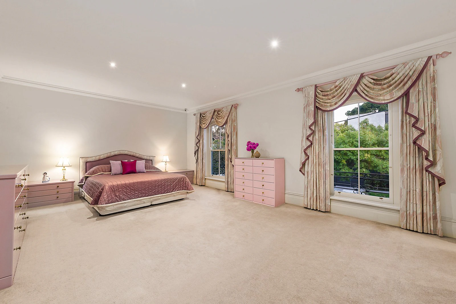 1 Cloverdale Avenue, Toorak, VIC