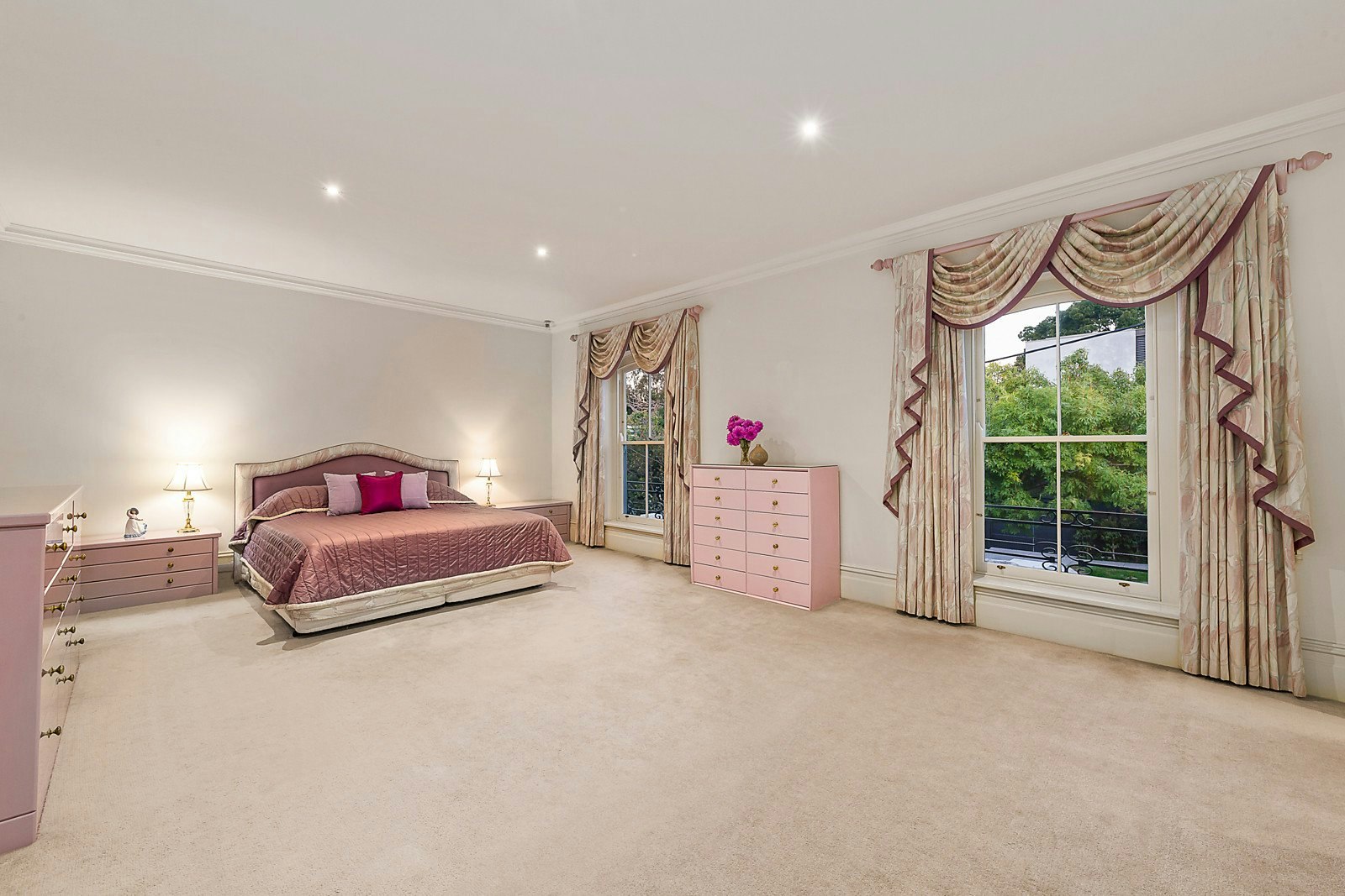 1 Cloverdale Avenue, Toorak, VIC