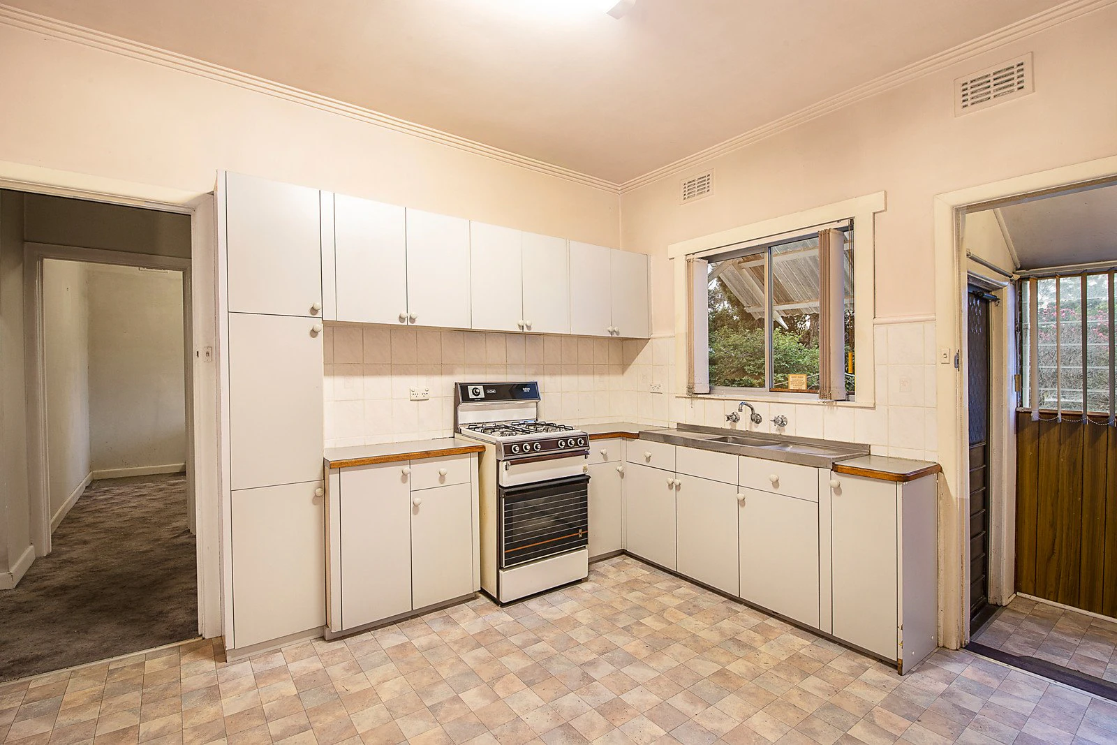 61 Ivanhoe Grove, Malvern East, VIC