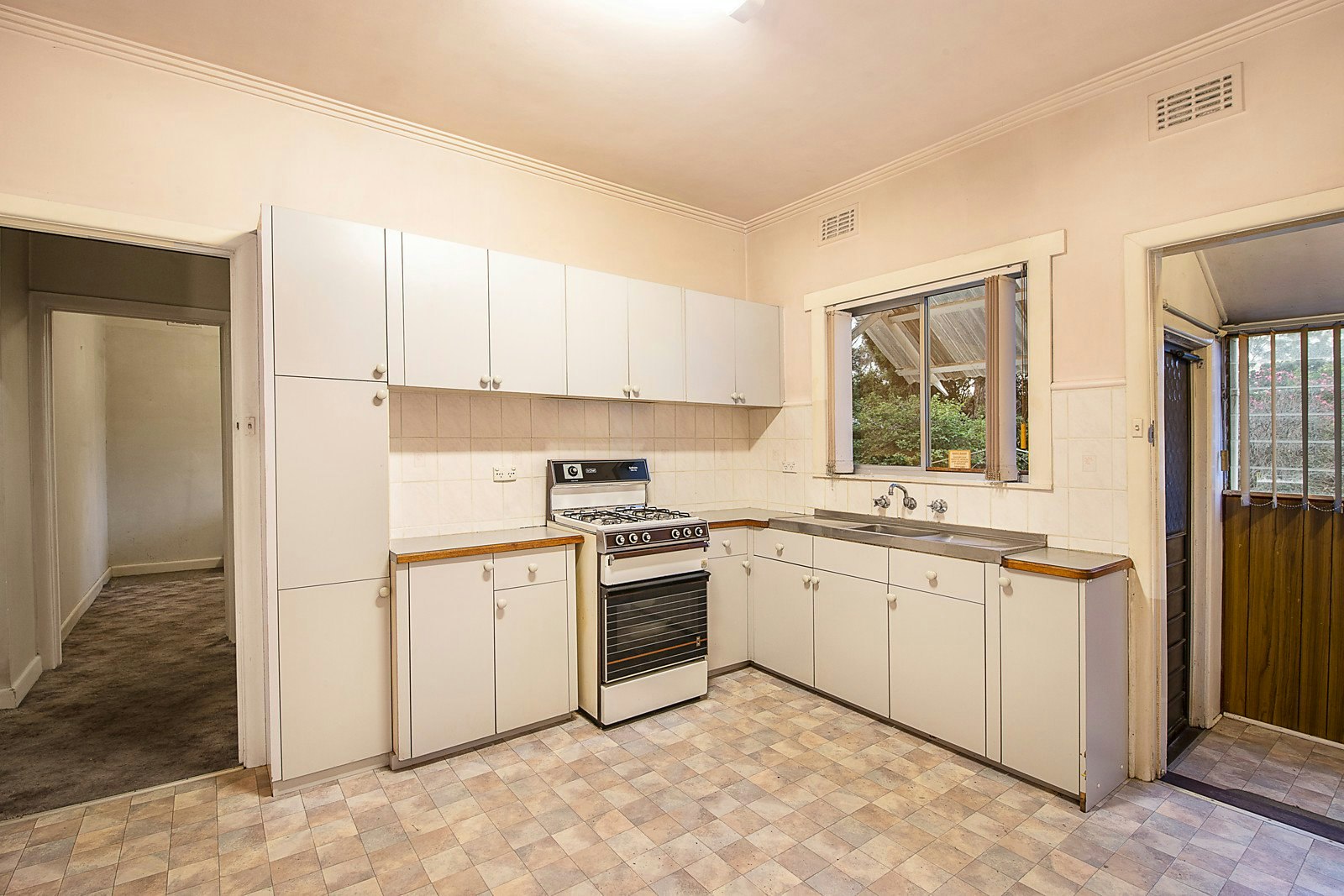 61 Ivanhoe Grove, Malvern East, VIC