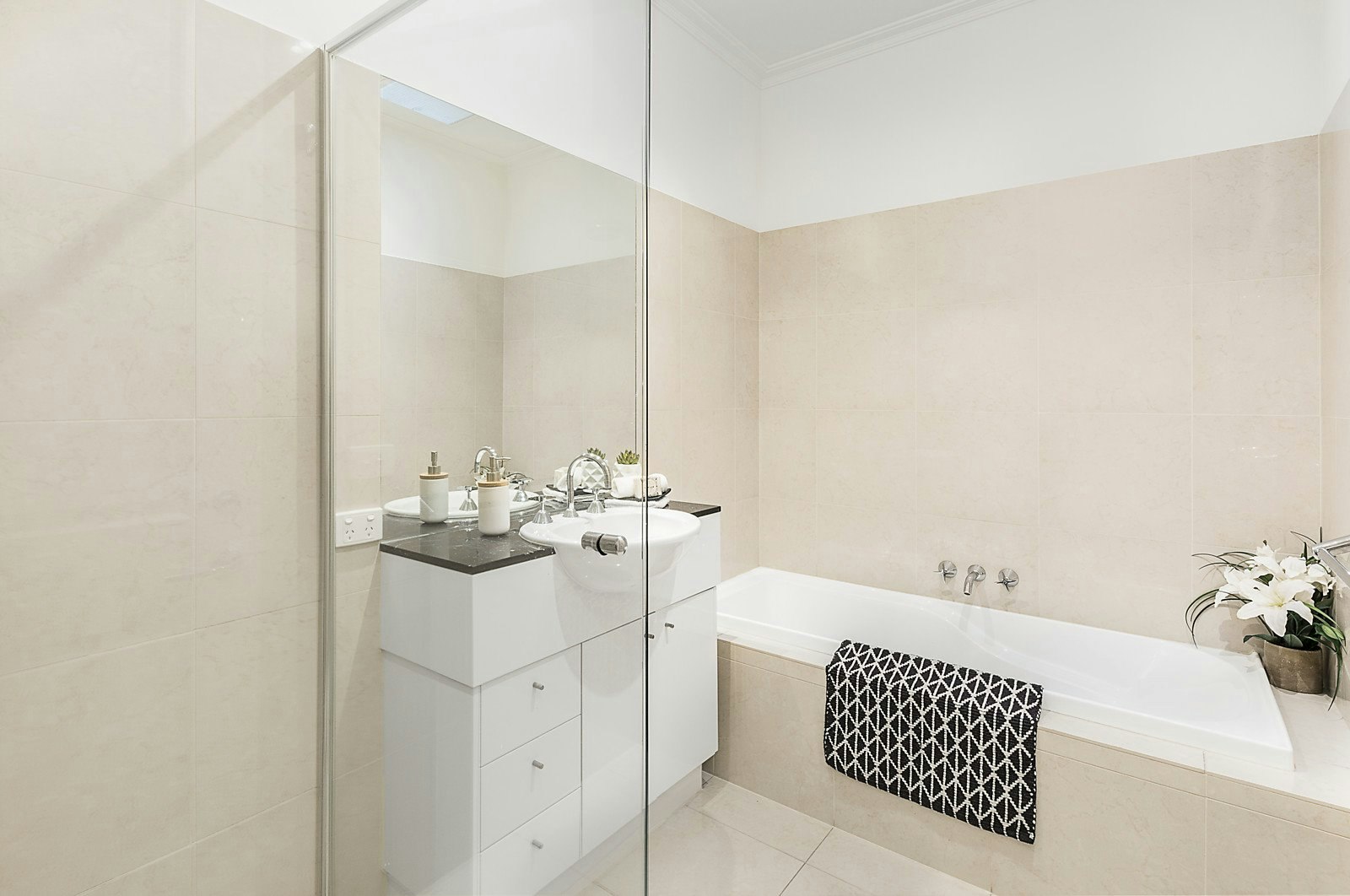 1/114 Guildford Road, Surrey Hills, VIC