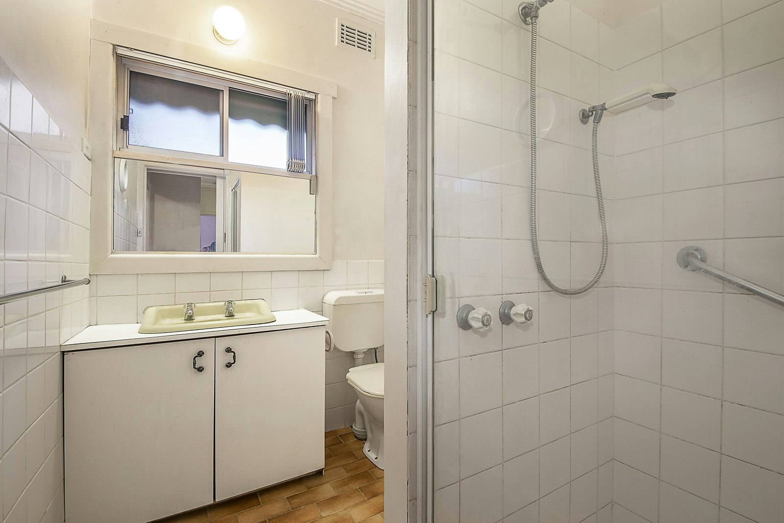 61 Ivanhoe Grove, Malvern East, VIC