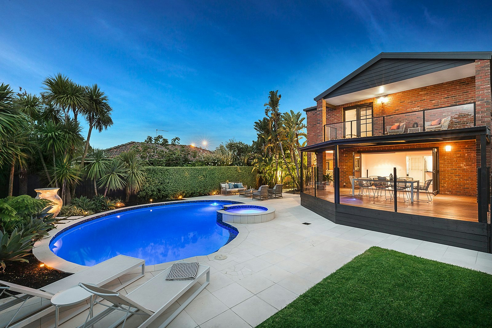 10 Myrniong Street, Glen Iris, VIC