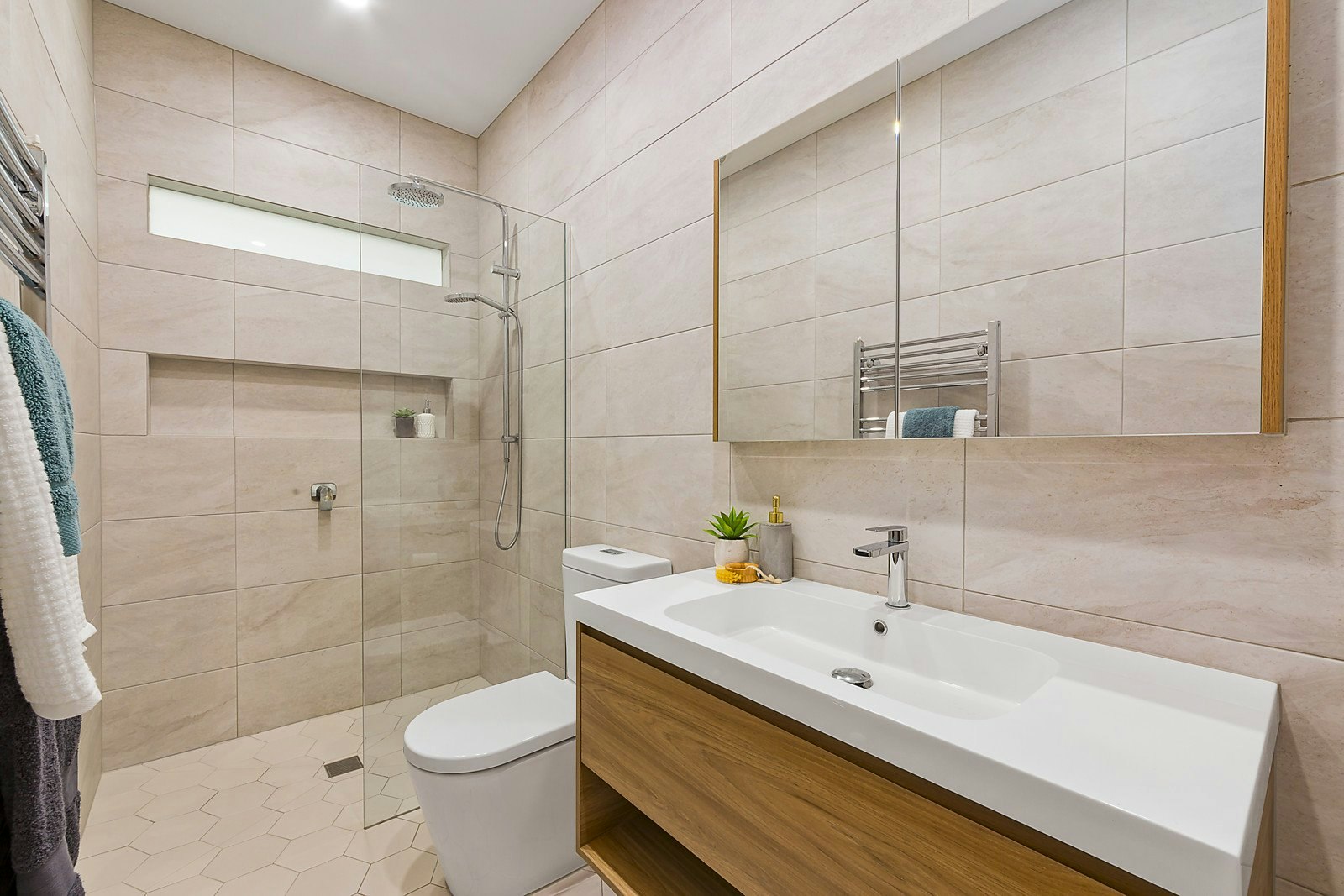 25 Downshire Road, Elsternwick, VIC