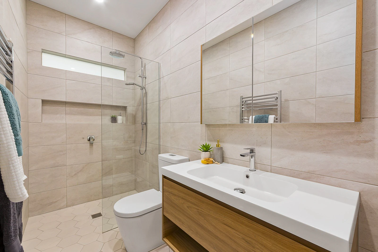 25 Downshire Road, Elsternwick, VIC