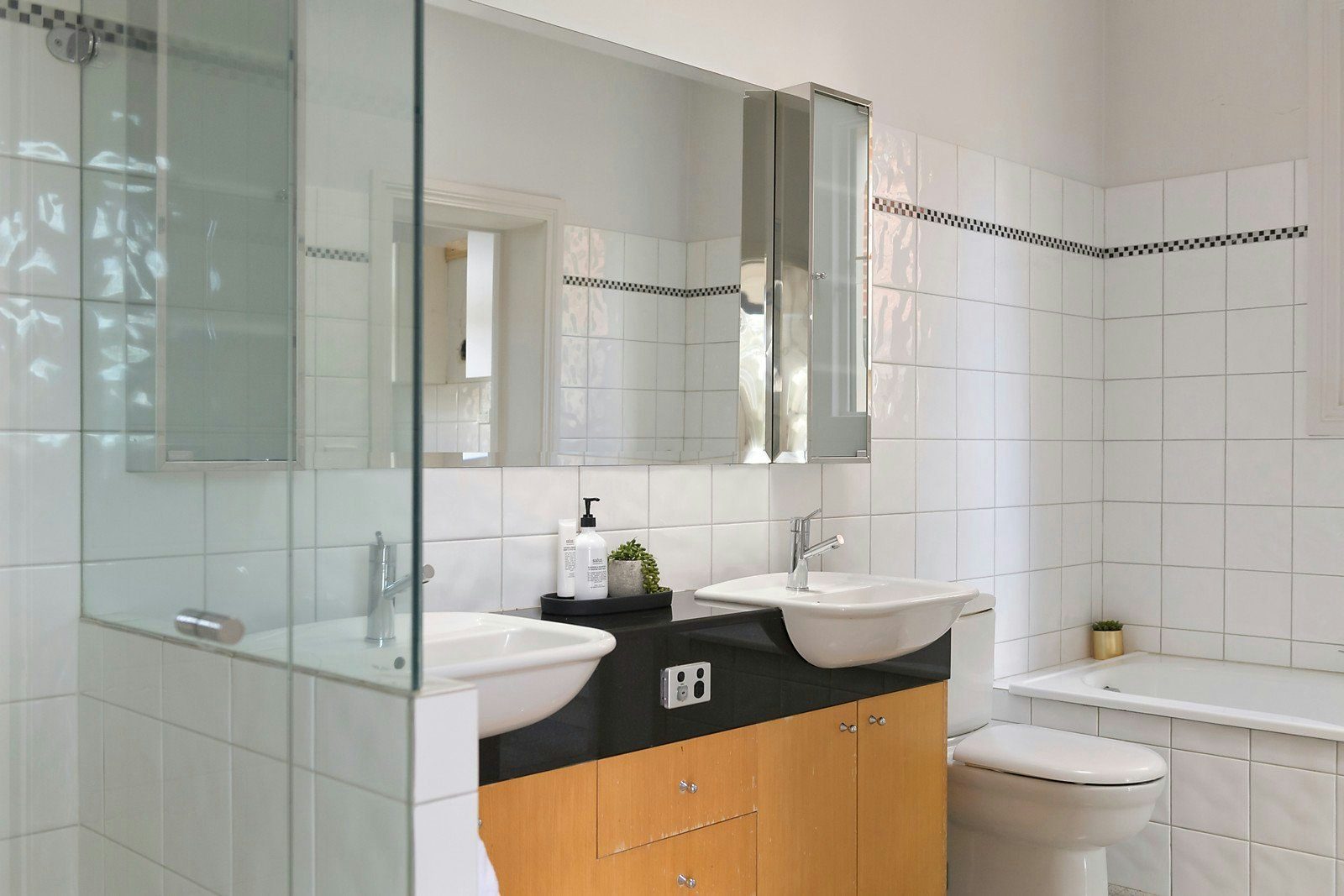 42 Canterbury Road, Camberwell, VIC