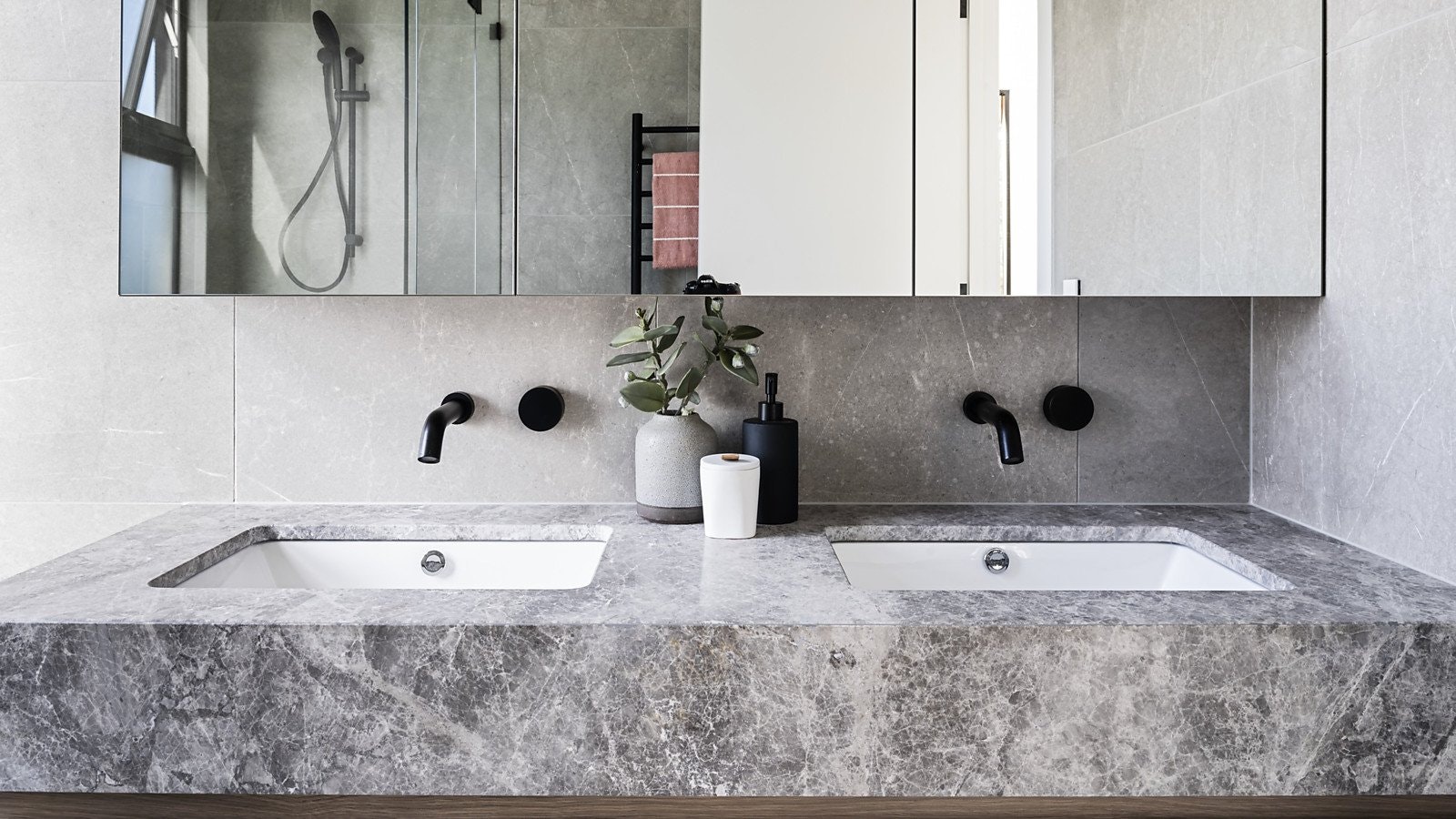 2 Wilson Street, Glen Iris, VIC