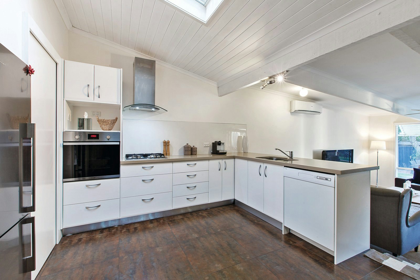 33 Grout Street, Hampton, VIC