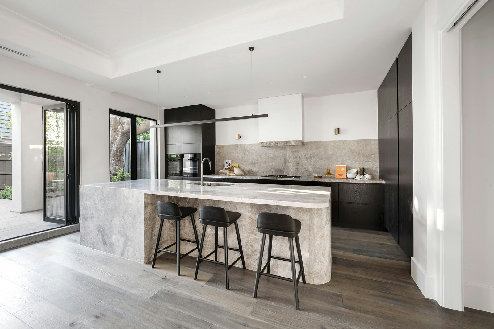 1 Huntingtower Road, Armadale, VIC