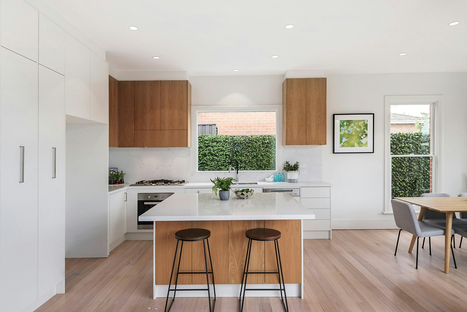 28 Lyndhurst Crescent, Hawthorn, VIC