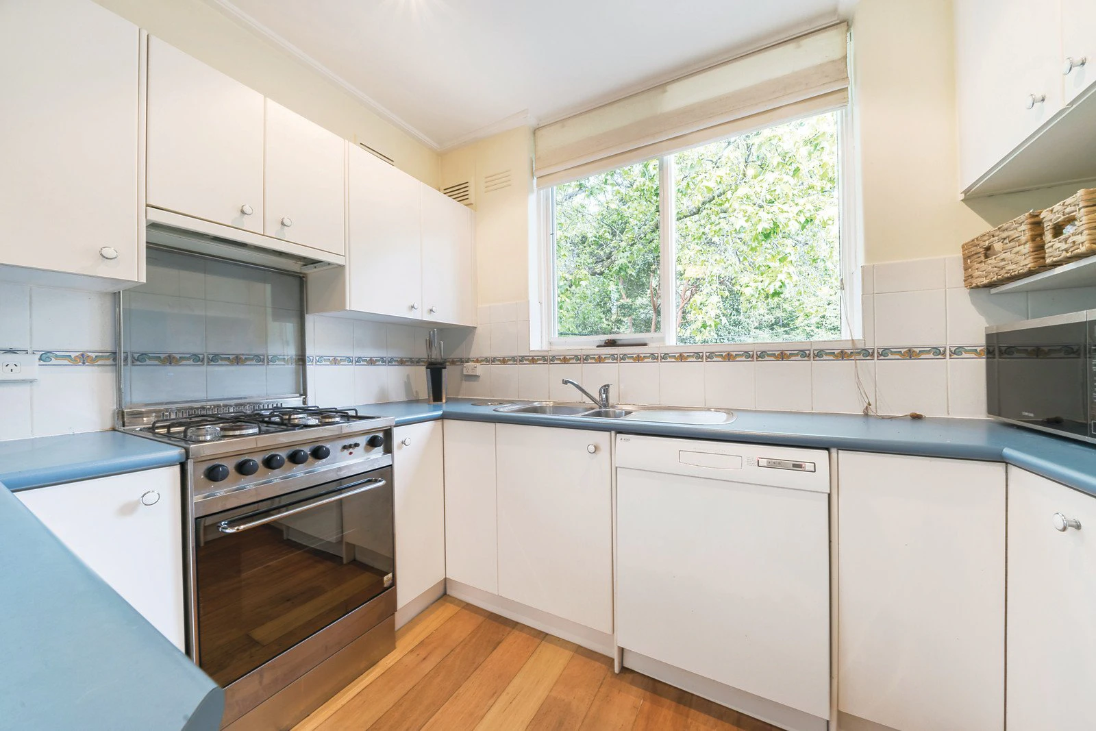 2/10 Ferncroft Avenue, Malvern East, VIC