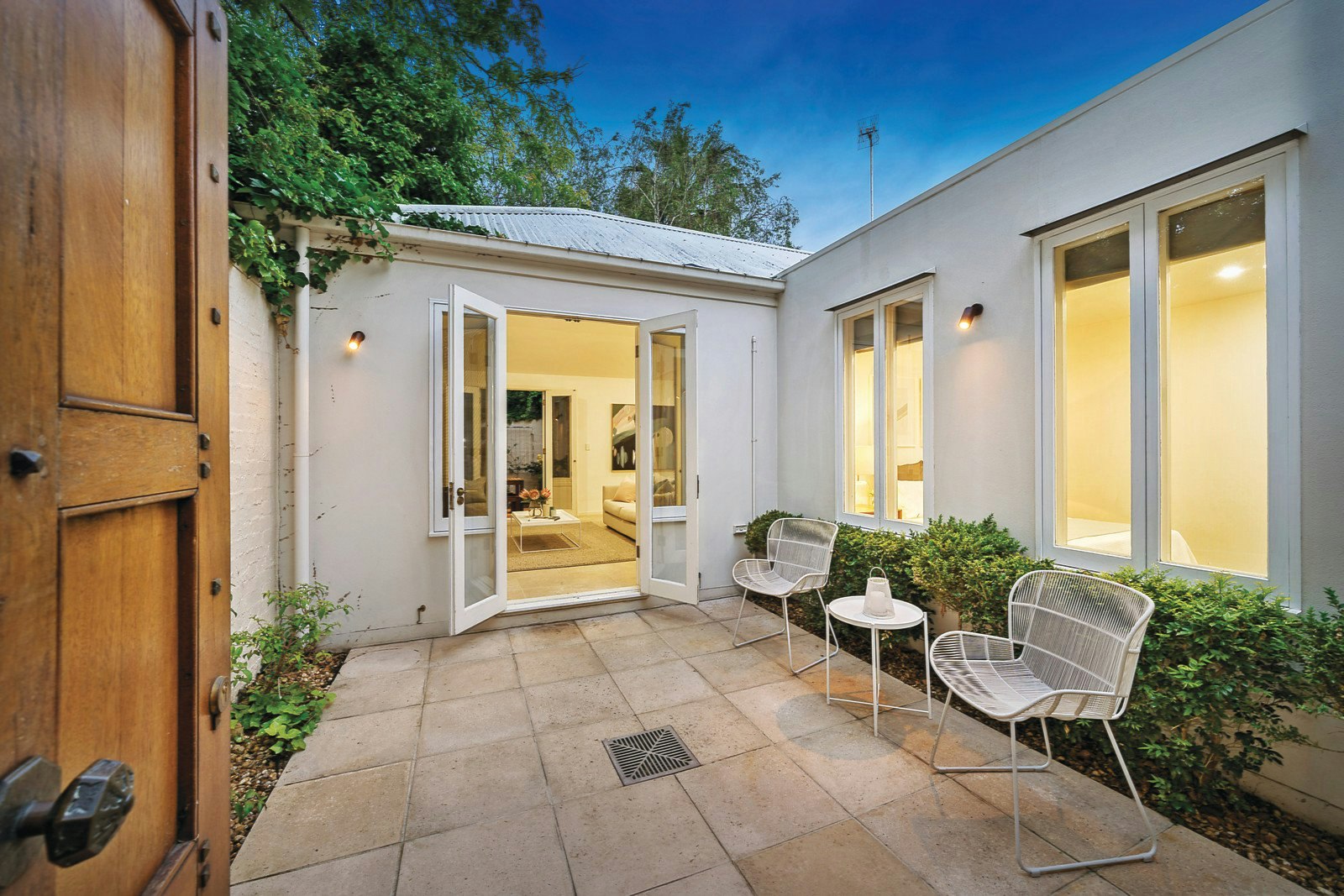 2A Woodside Crescent, Toorak, VIC