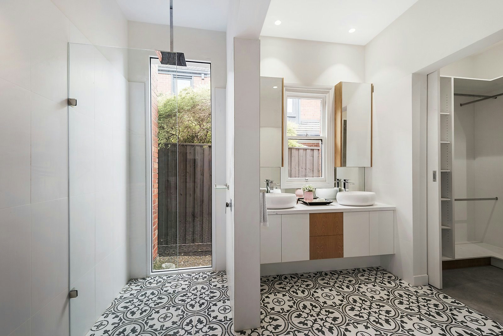 28 Lyndhurst Crescent, Hawthorn, VIC