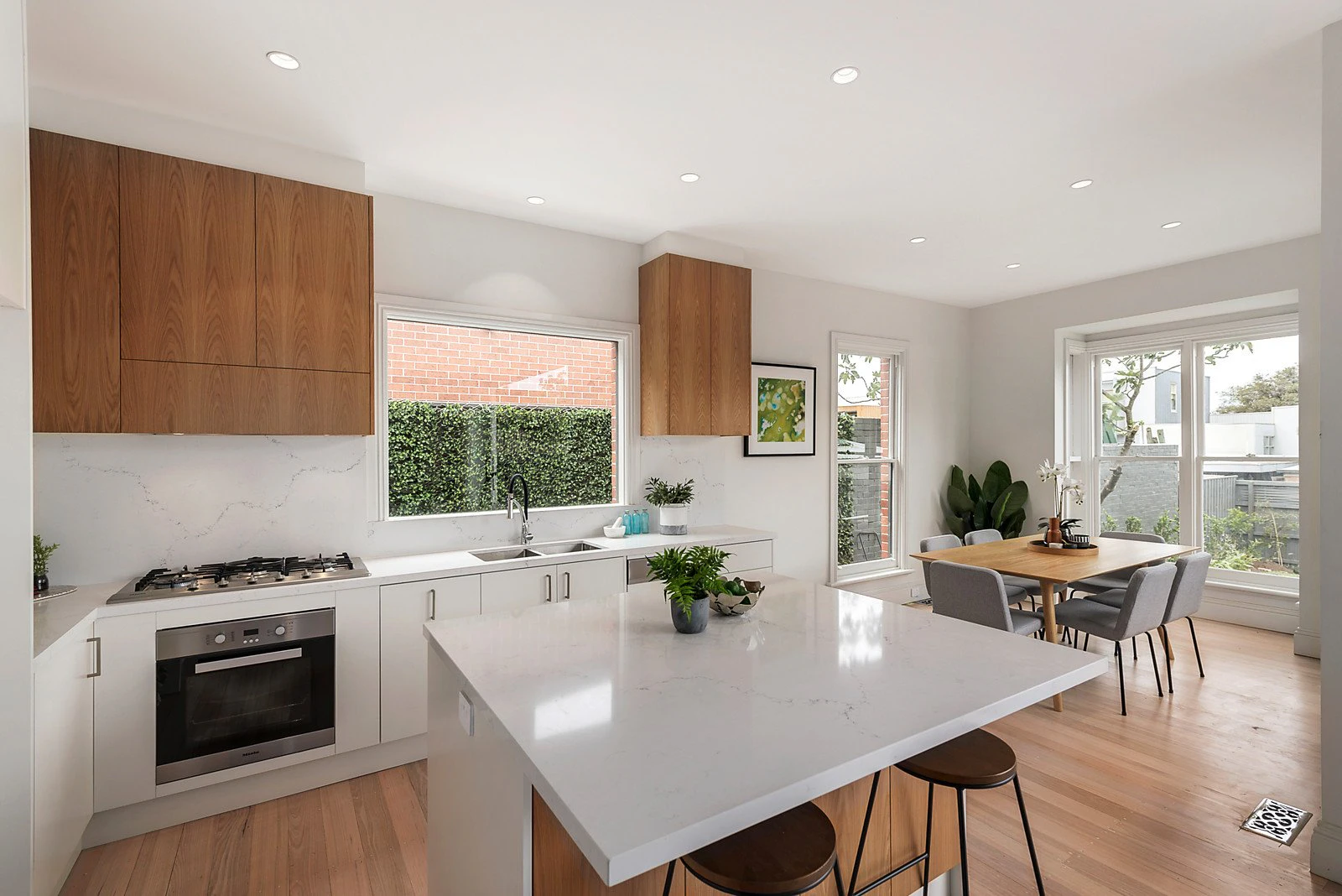 28 Lyndhurst Crescent, Hawthorn, VIC
