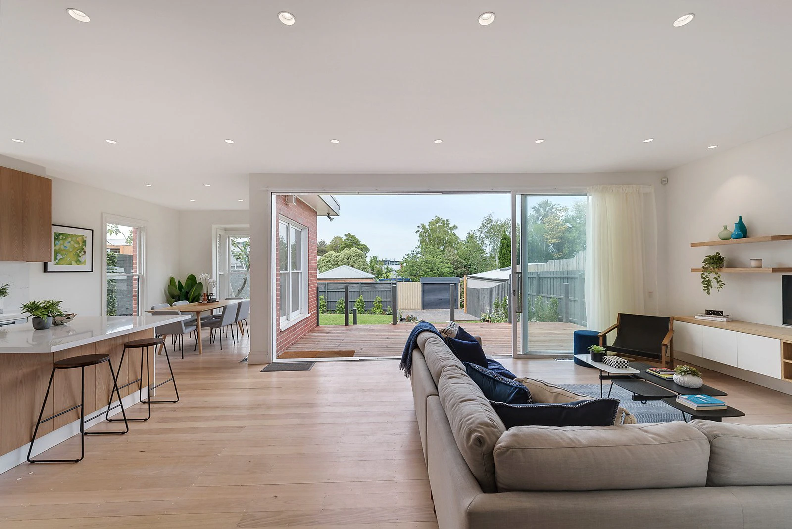 28 Lyndhurst Crescent, Hawthorn, VIC
