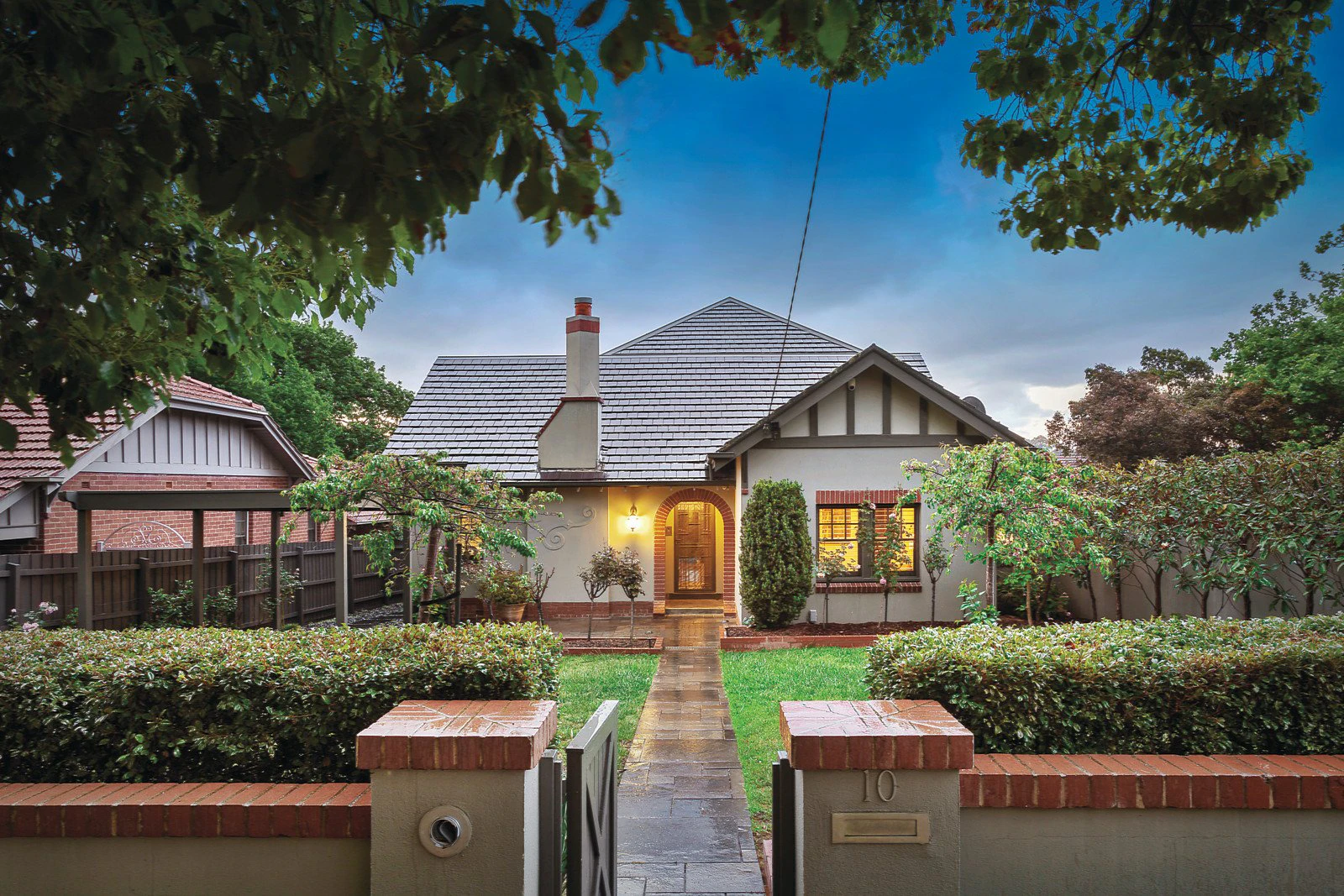 10 Elphin Grove, Canterbury, VIC