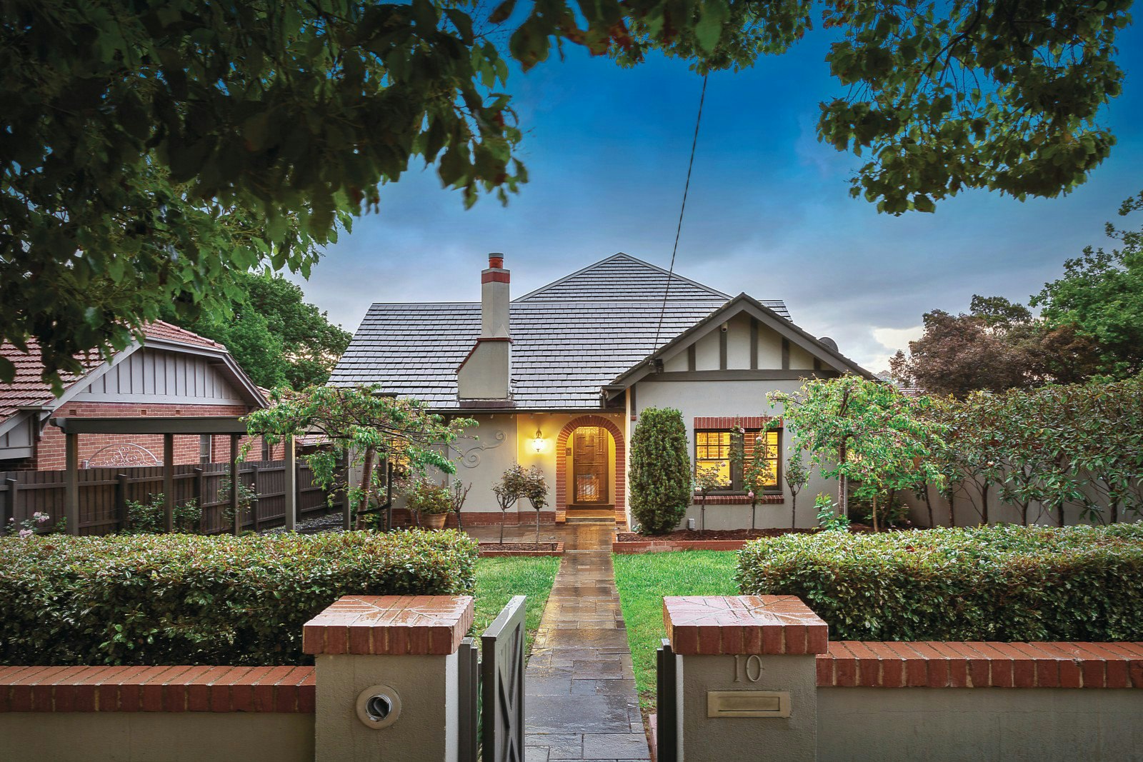 10 Elphin Grove, Canterbury, VIC