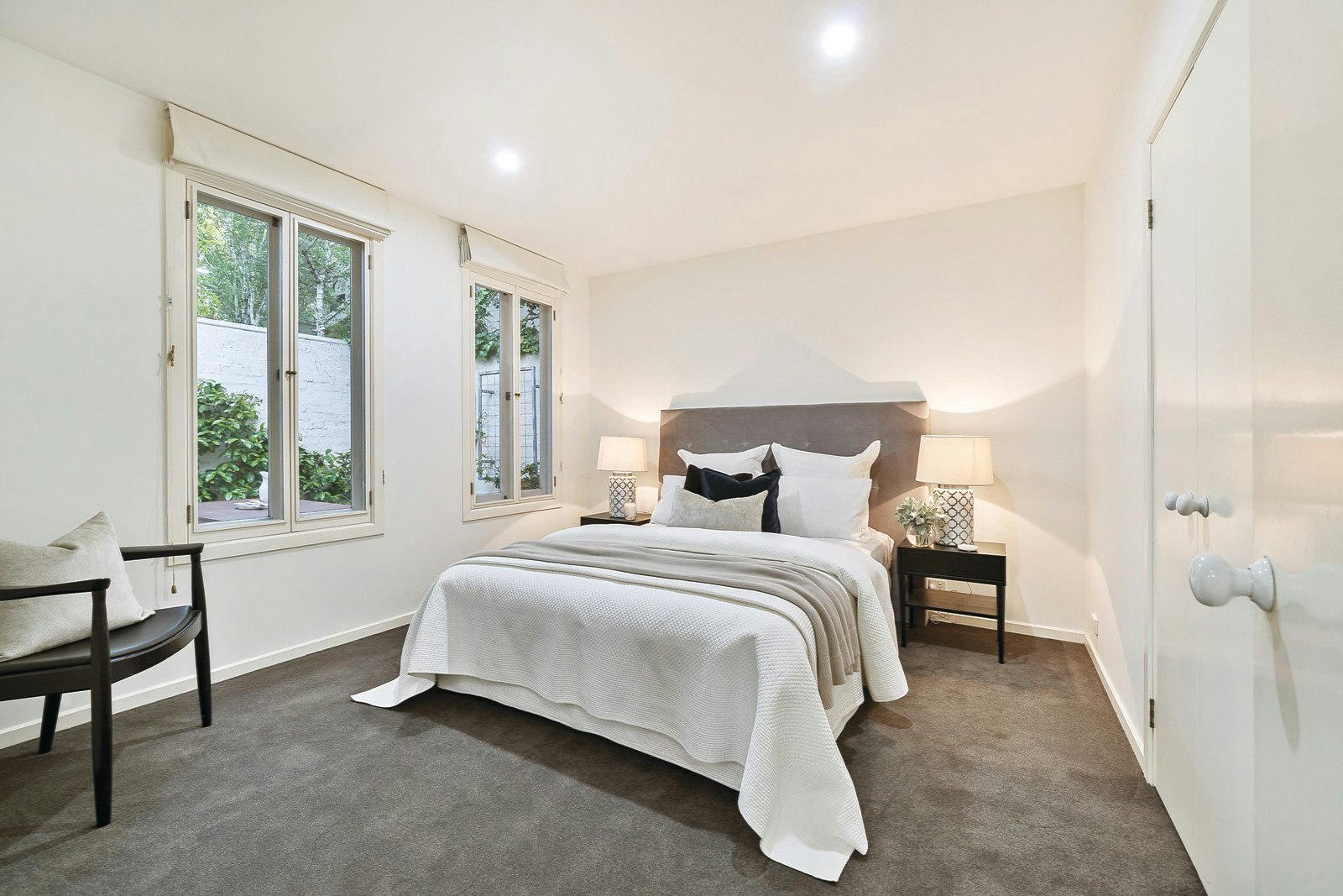 2A Woodside Crescent, Toorak, VIC