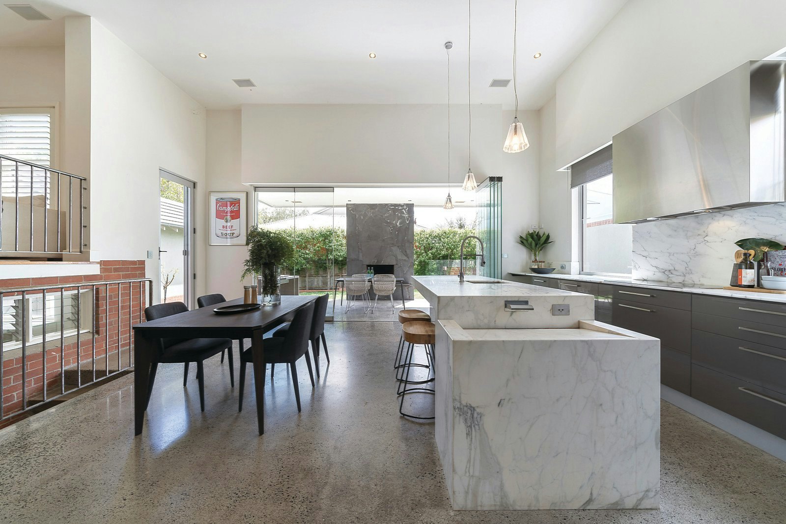 10 Elphin Grove, Canterbury, VIC