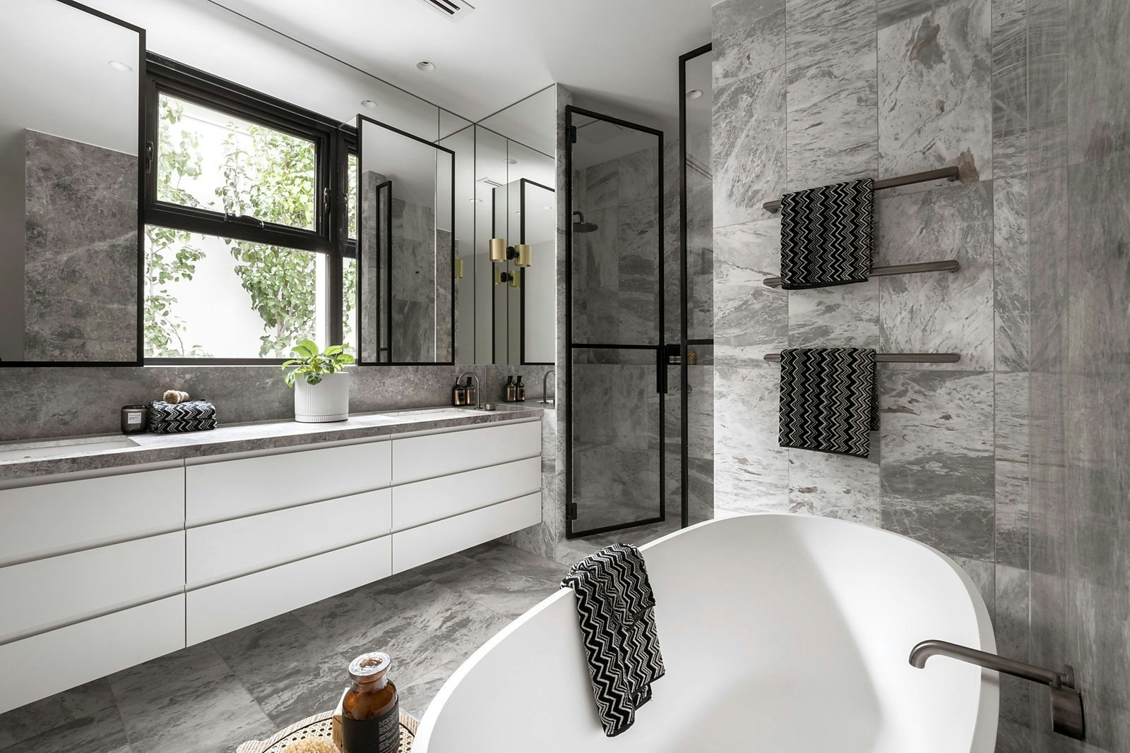 1 Huntingtower Road, Armadale, VIC