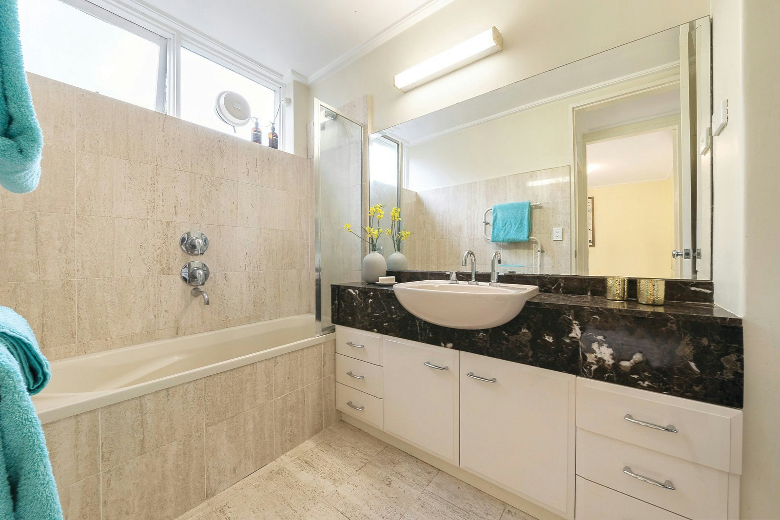 2/10 Ferncroft Avenue, Malvern East, VIC