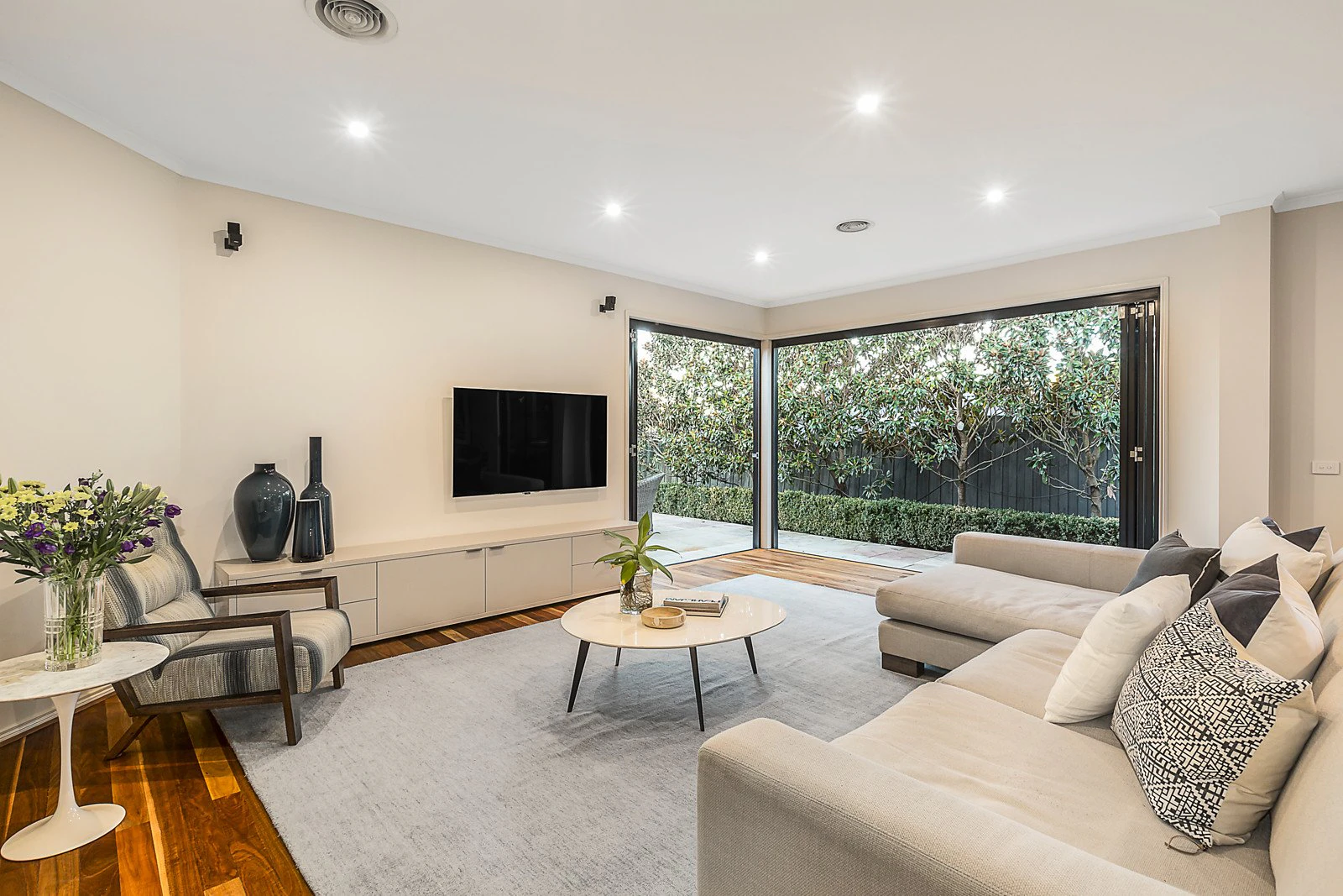 2 Barnard Grove, Kew, VIC