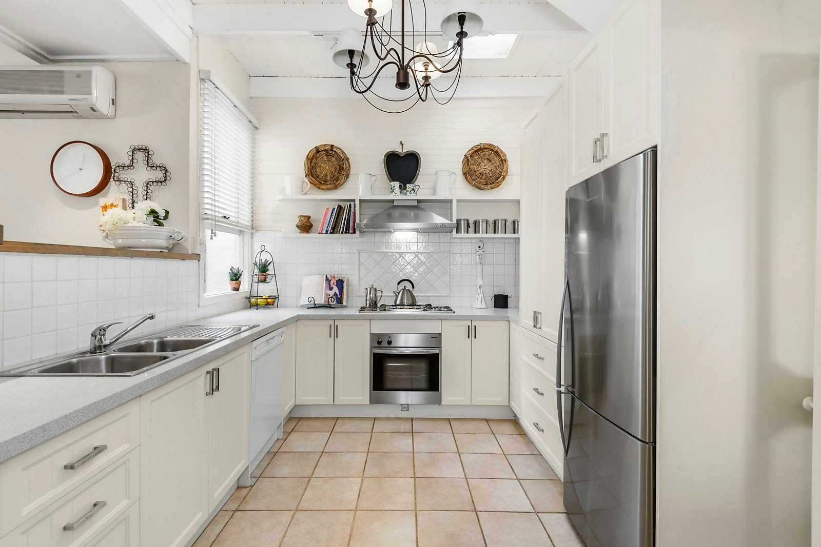 17 Railway Avenue, Armadale, VIC