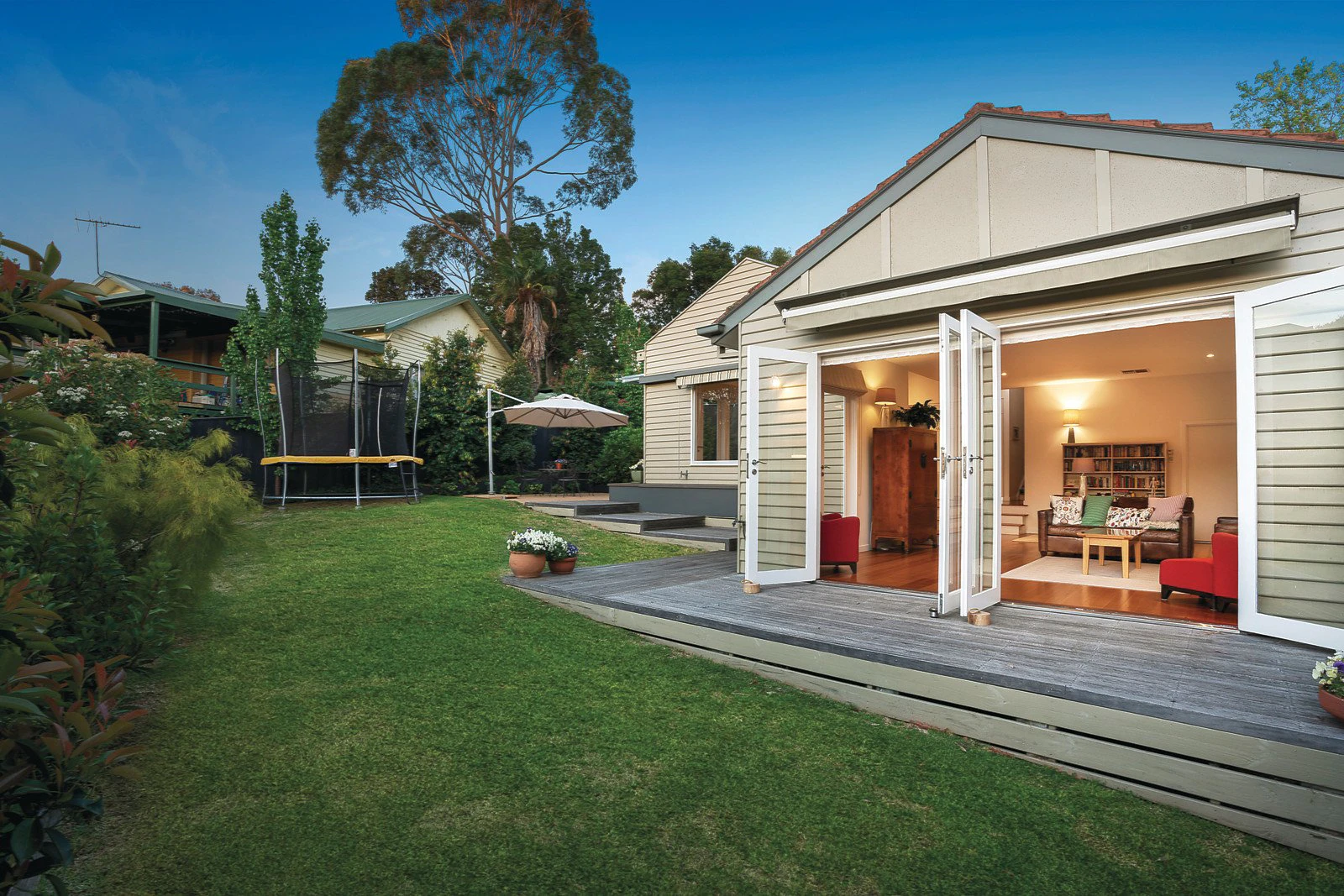 12 Thames Street, Surrey Hills, VIC