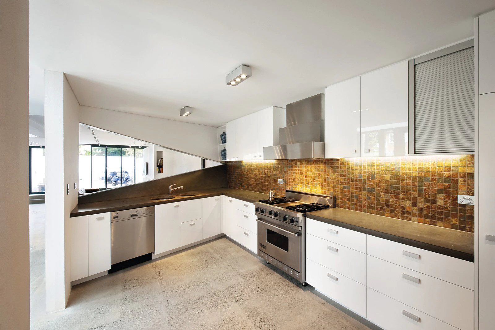 22 Clarke Street, Prahran, VIC