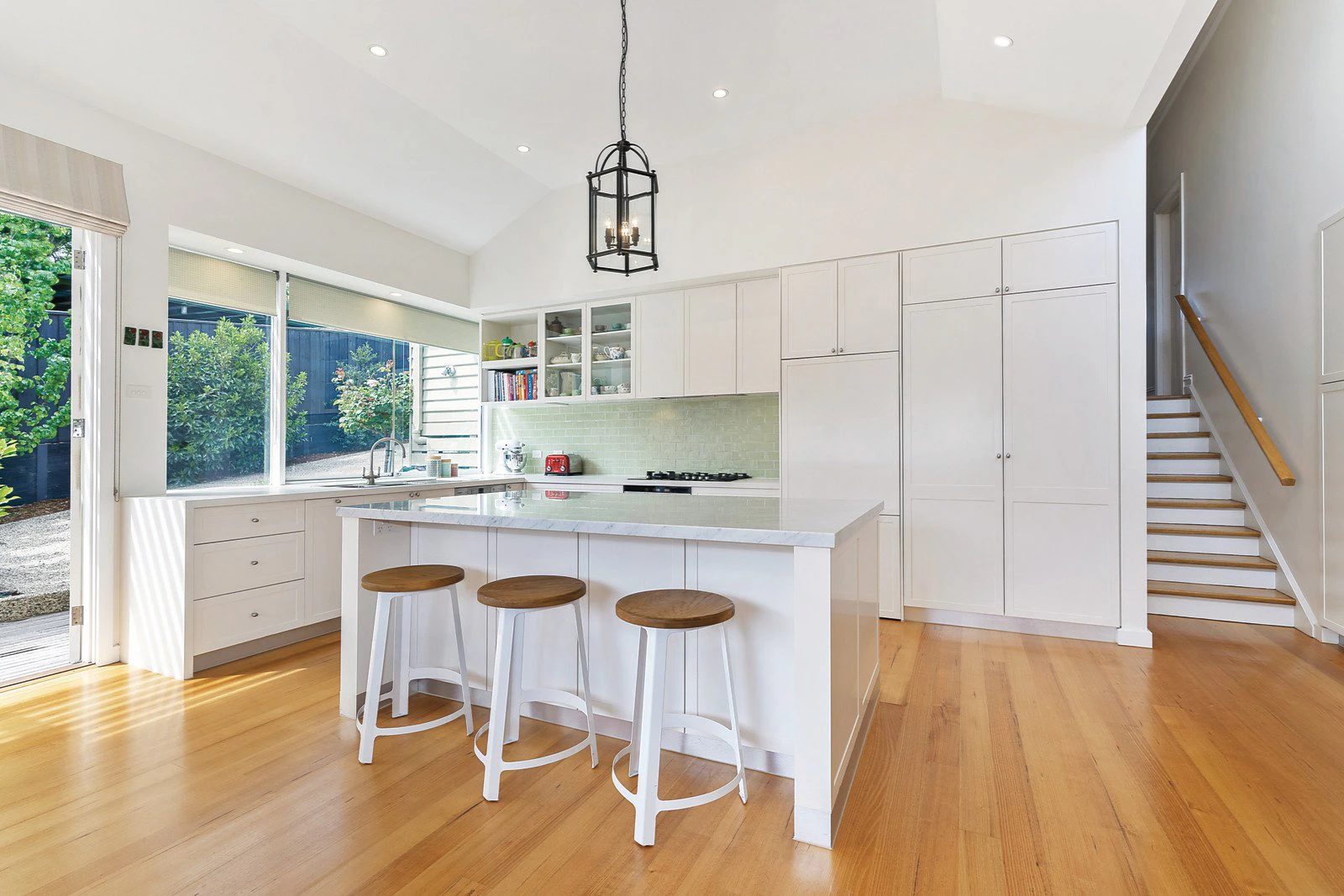 12 Thames Street, Surrey Hills, VIC