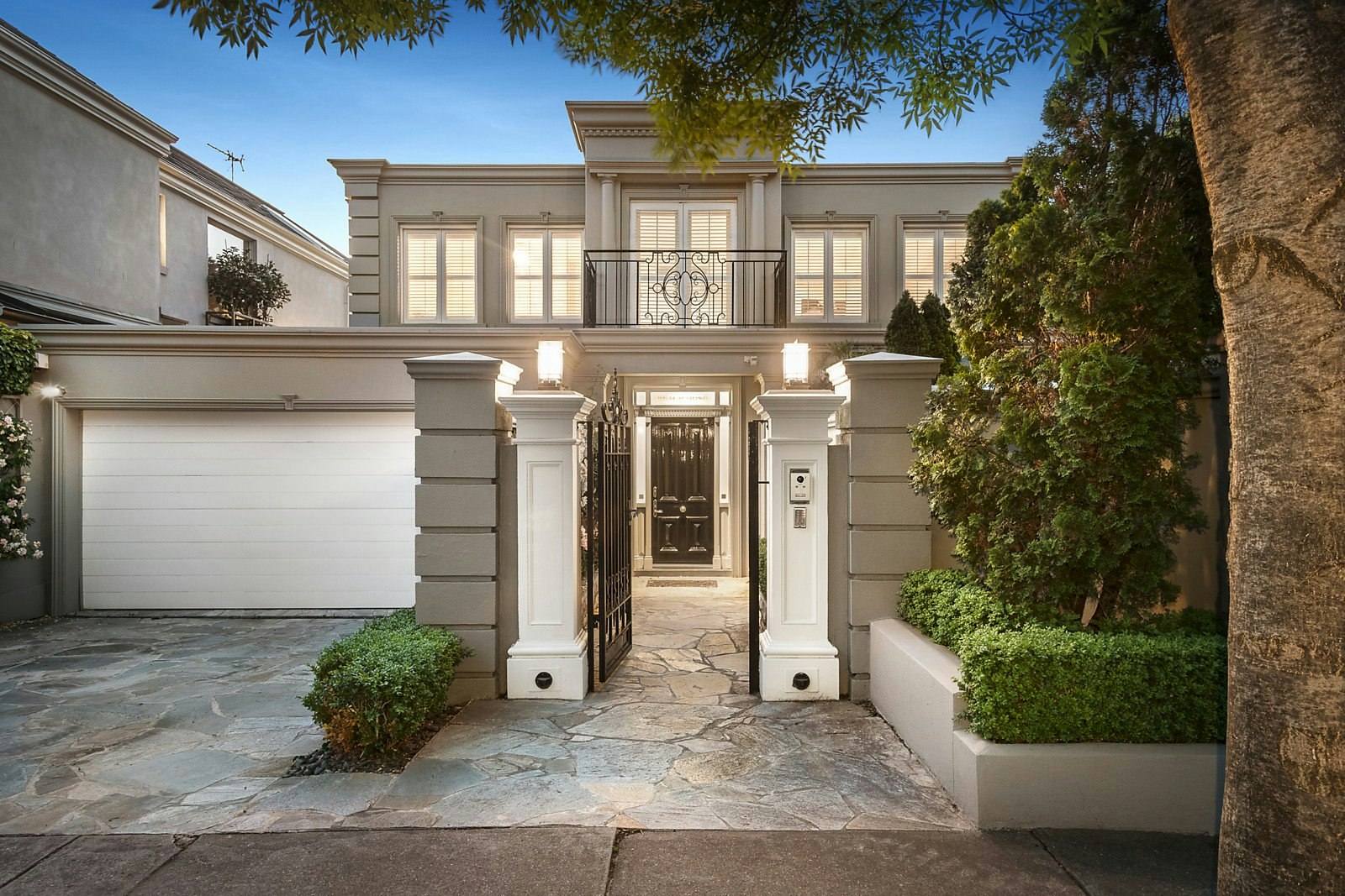 3 Balmerino Avenue, Toorak, VIC