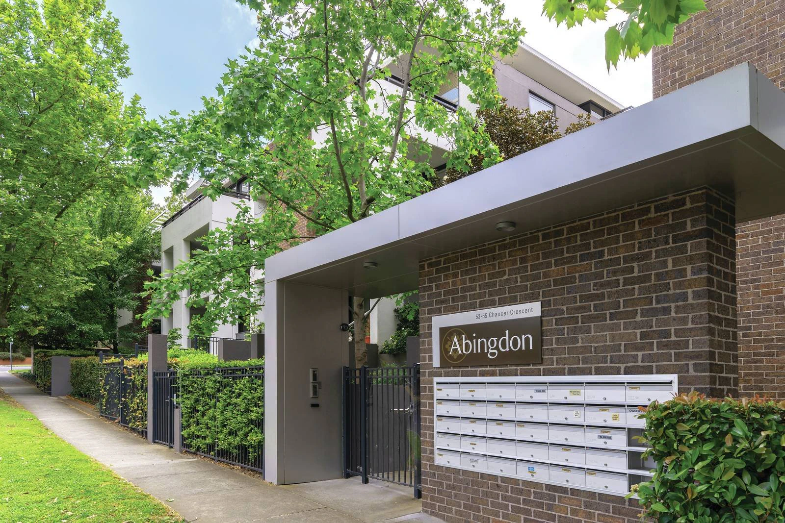 101/55 Chaucer Crescent, Canterbury, VIC