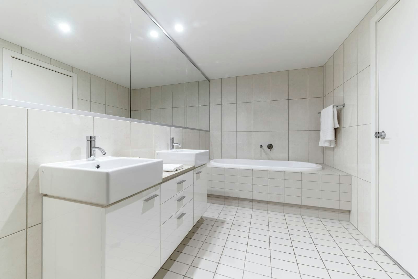 101/55 Chaucer Crescent, Canterbury, VIC