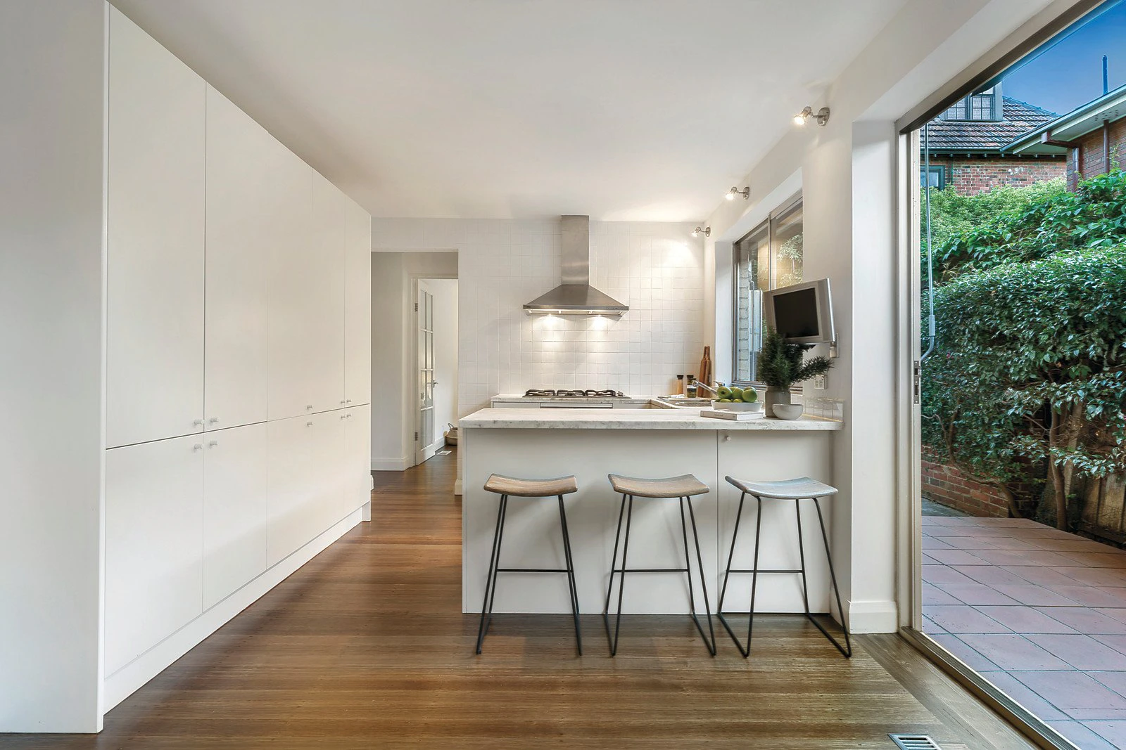 2/3 Lansell Court, Toorak, VIC