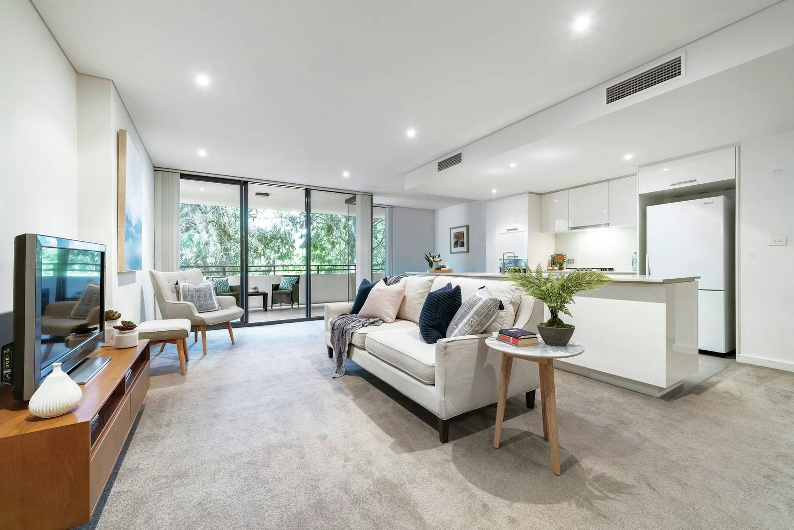 101/55 Chaucer Crescent, Canterbury, VIC