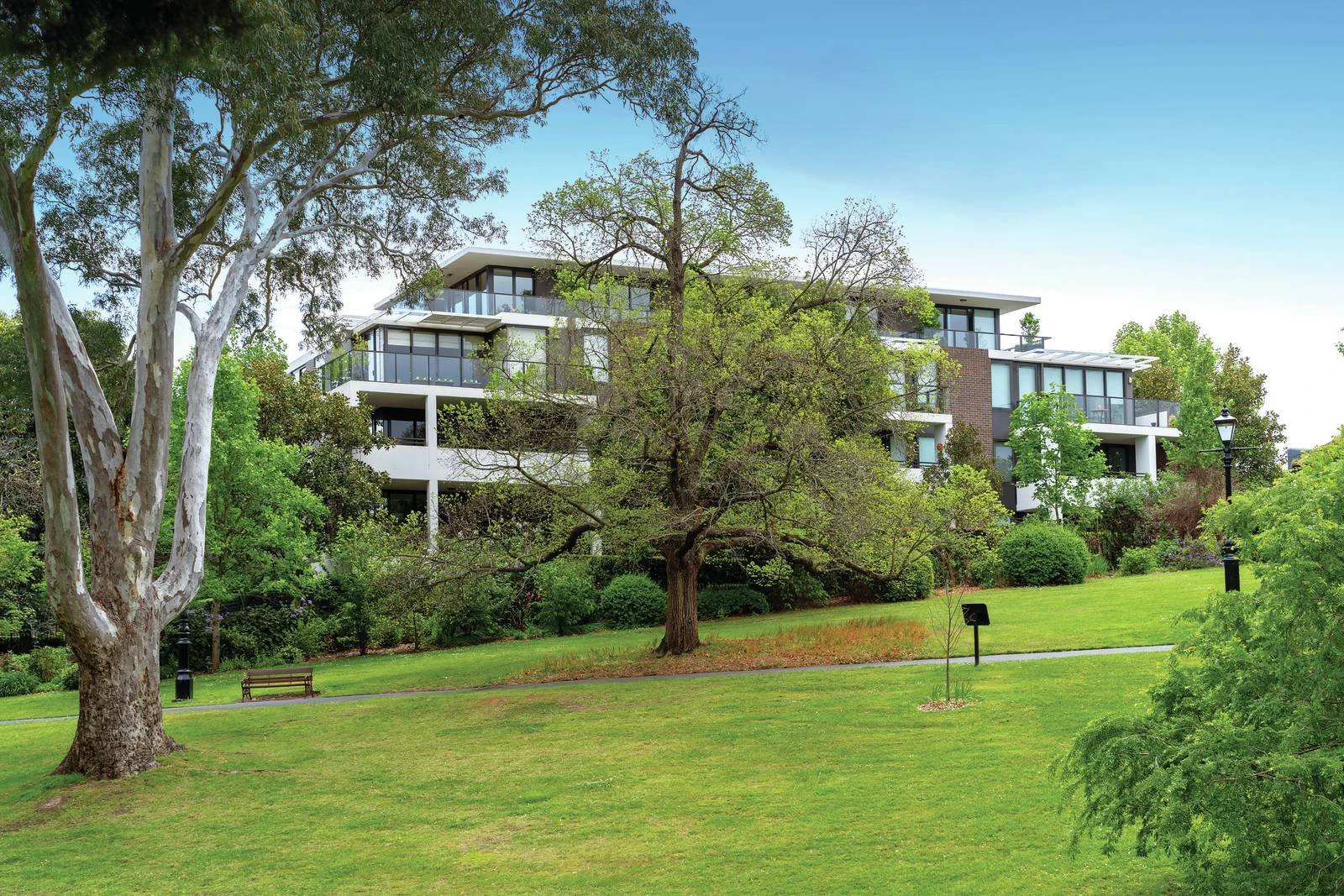101/55 Chaucer Crescent, Canterbury, VIC