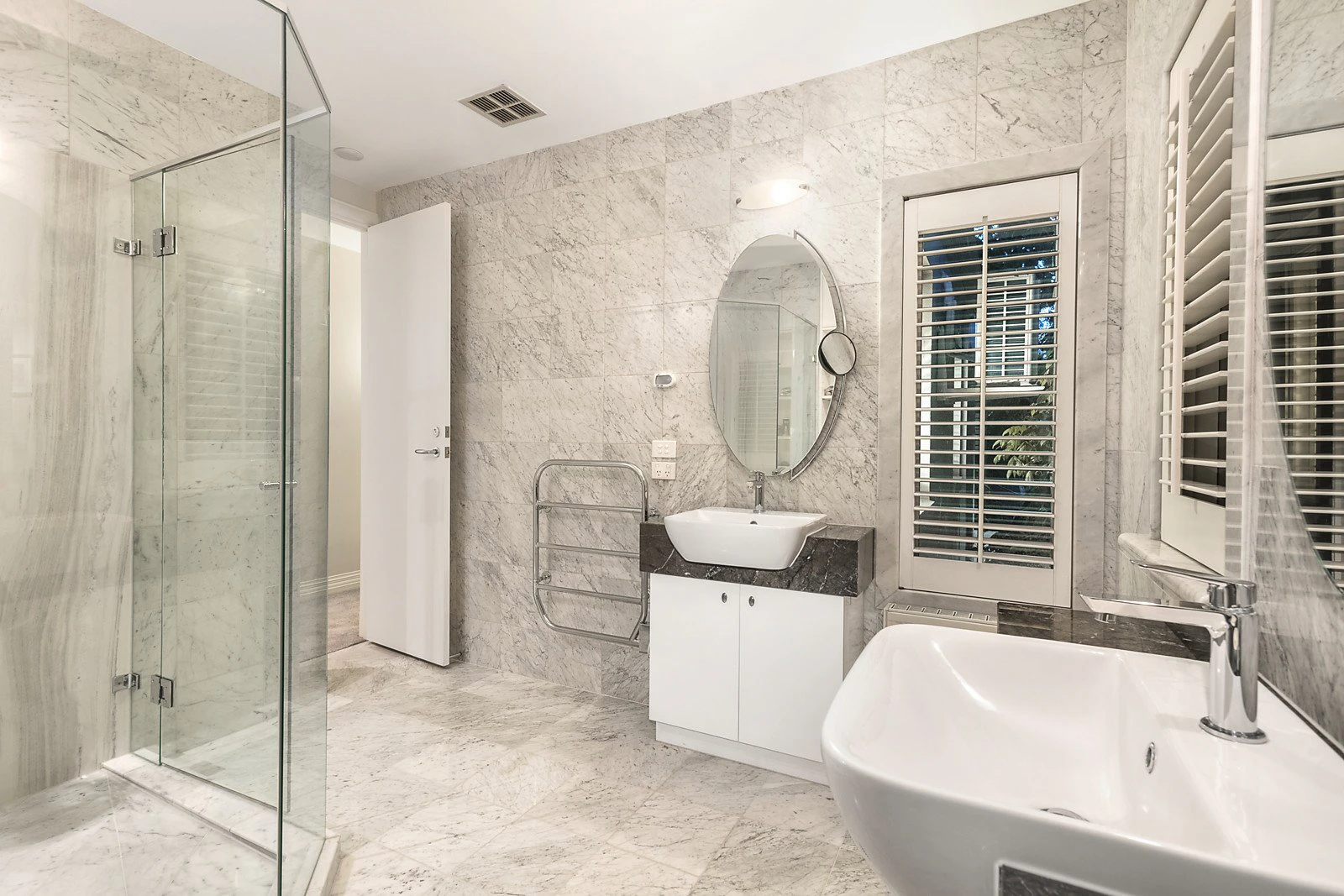 3 Balmerino Avenue, Toorak, VIC